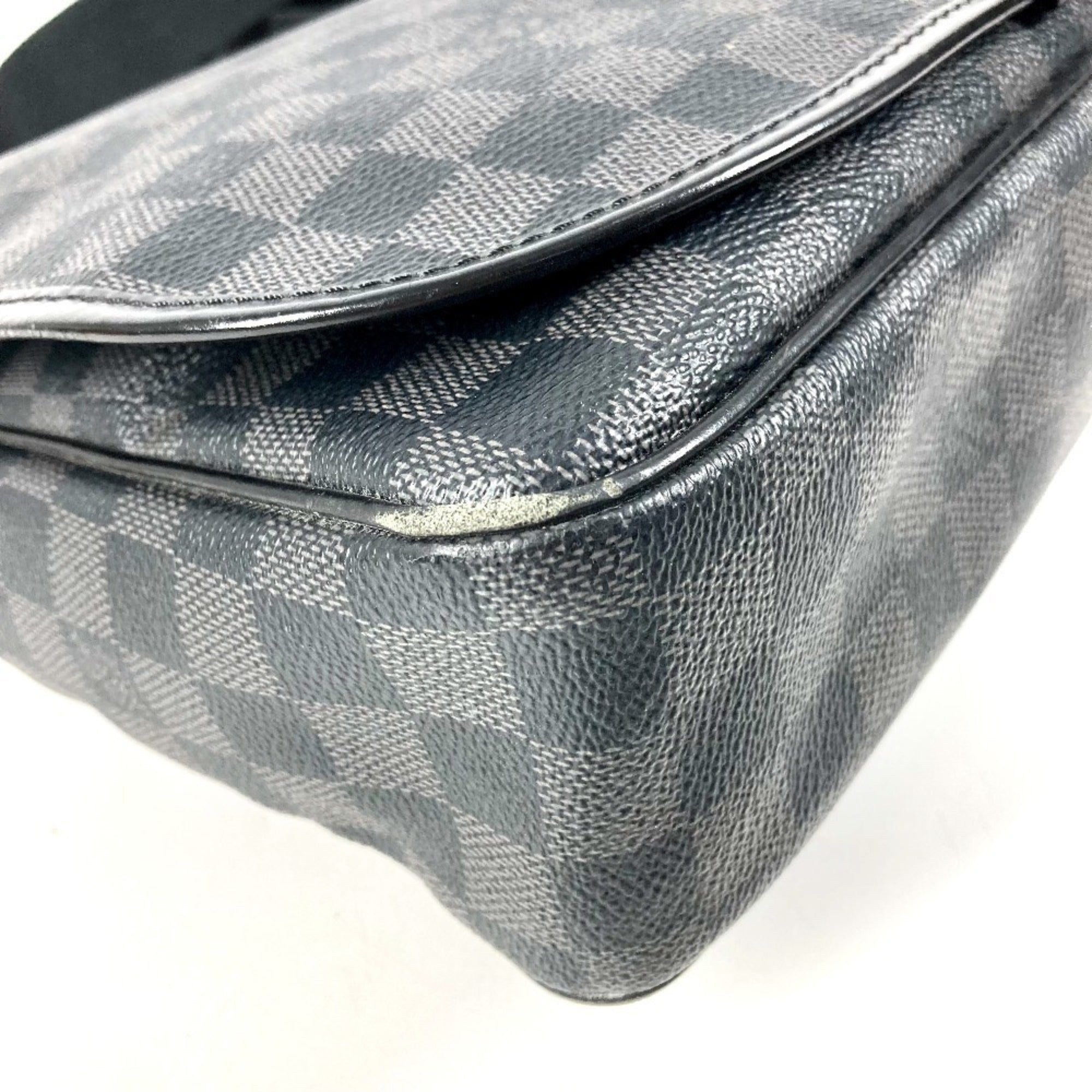 Louis Vuitton Damier Graphite Black Damier Graphite Messenger Bag Shoulder Bag (Pre-Owned)