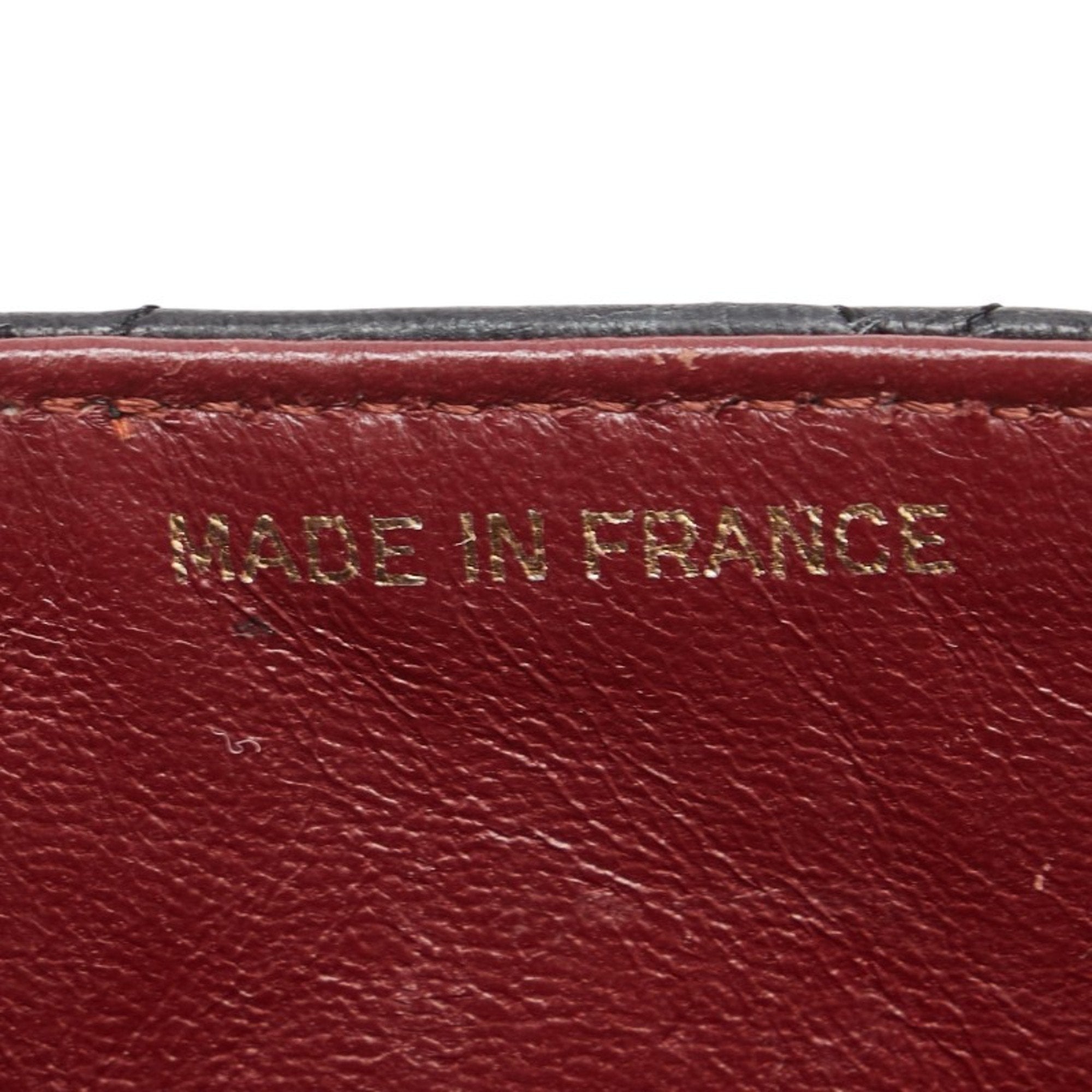 Chanel Matelasse Black Leather Shoulder Bag (Pre-Owned)