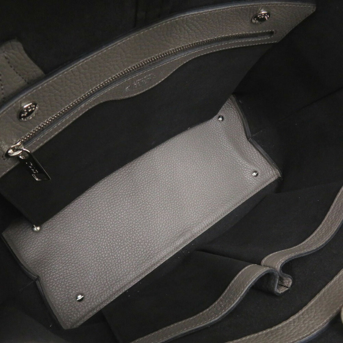 Tod's Grayish Leather Tote Bag (Pre-Owned)