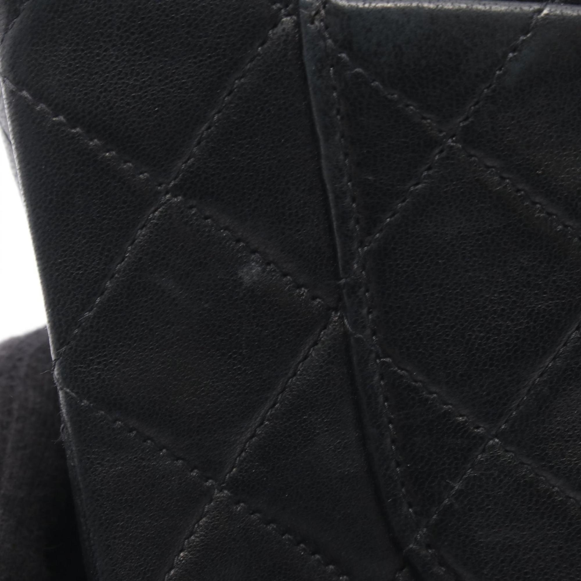 Chanel Black Leather Shoulder Bag (Pre-Owned)