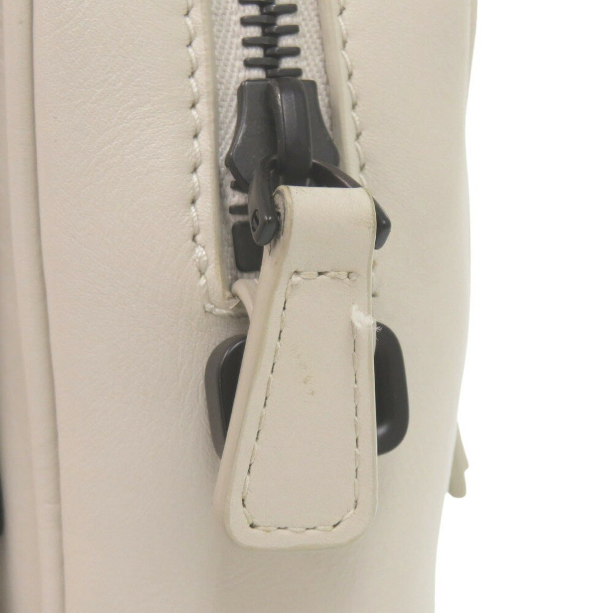 Bottega Veneta Ivory Leather Shoulder Bag (Pre-Owned)