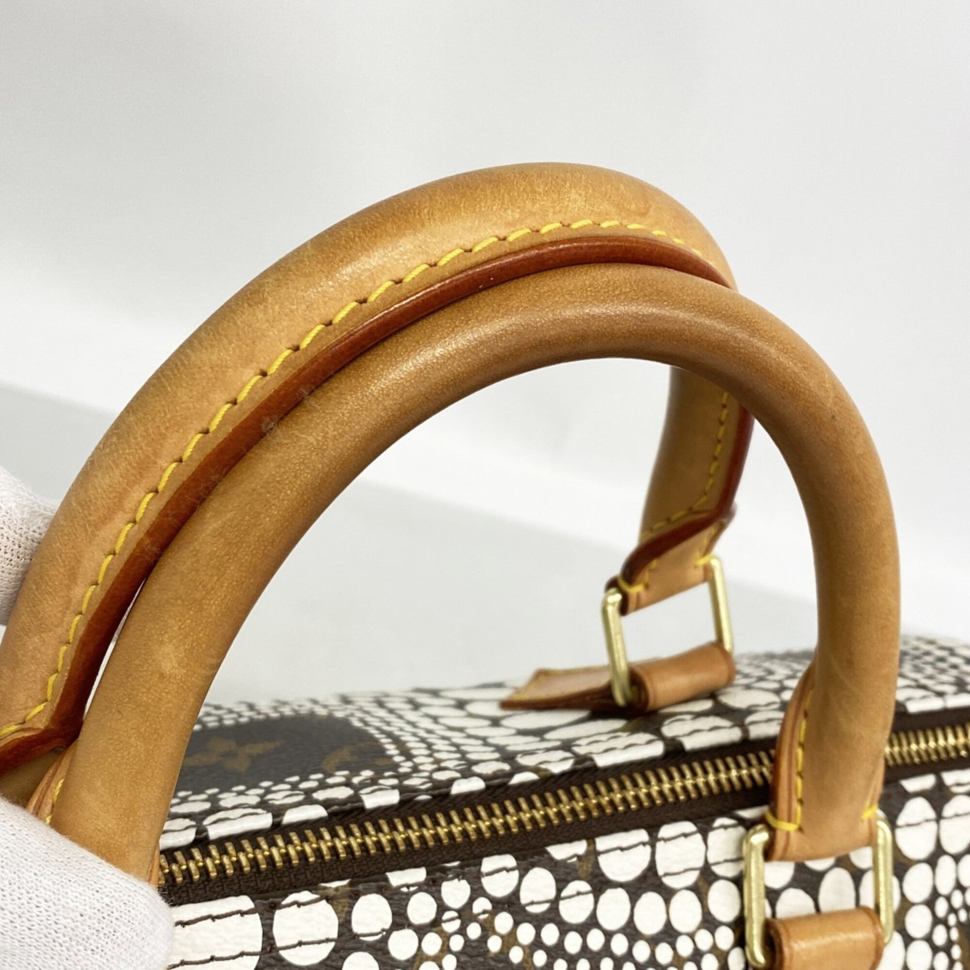 Louis Vuitton Blanc Handbag (Pre-Owned)