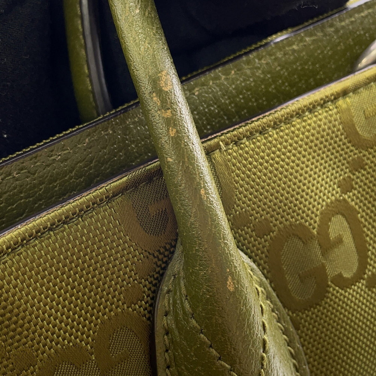 Gucci Green Nylon Handbag Tote Bag (Pre-Owned)