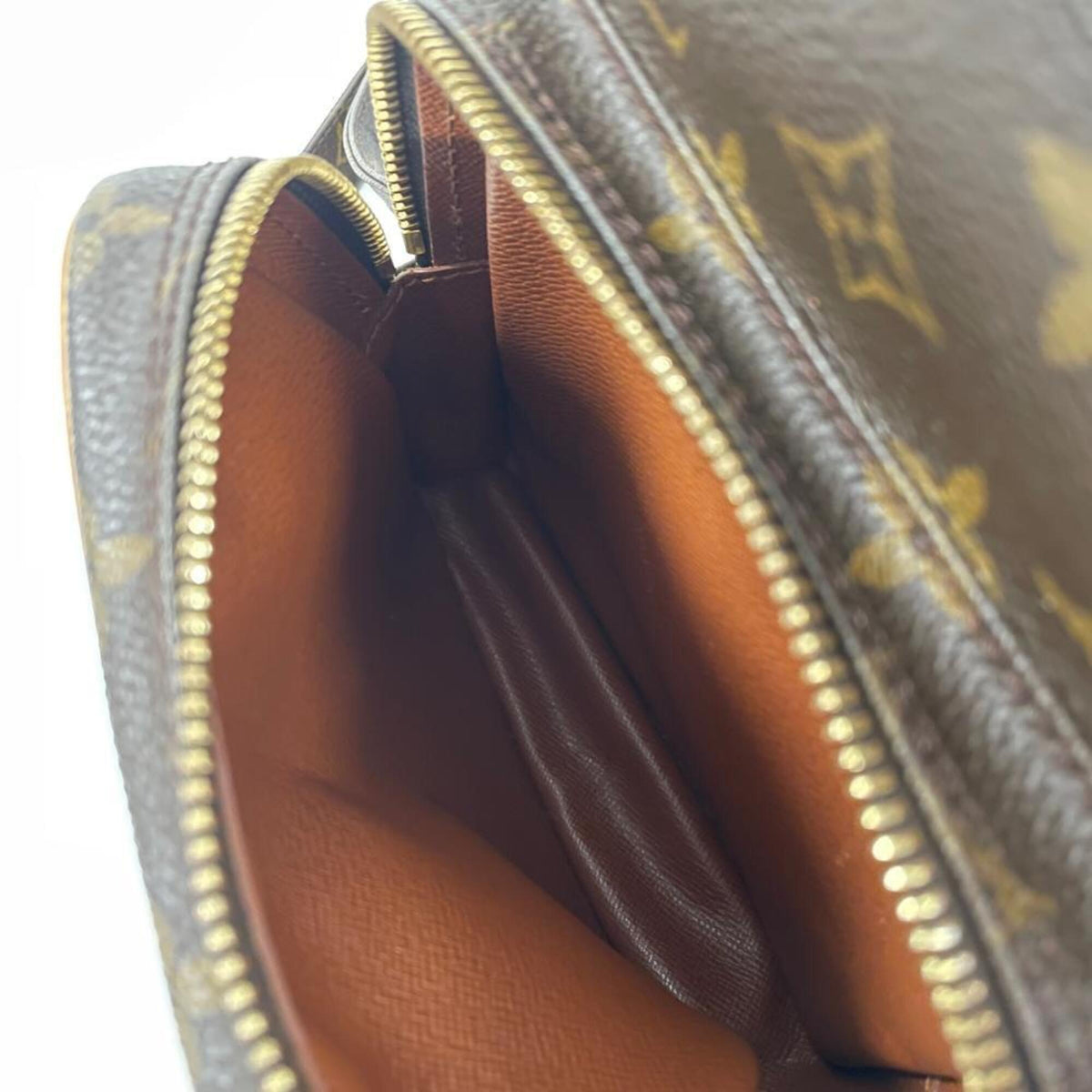 Louis Vuitton Brown Monogram Canvas Shoulder Bag (Pre-Owned)