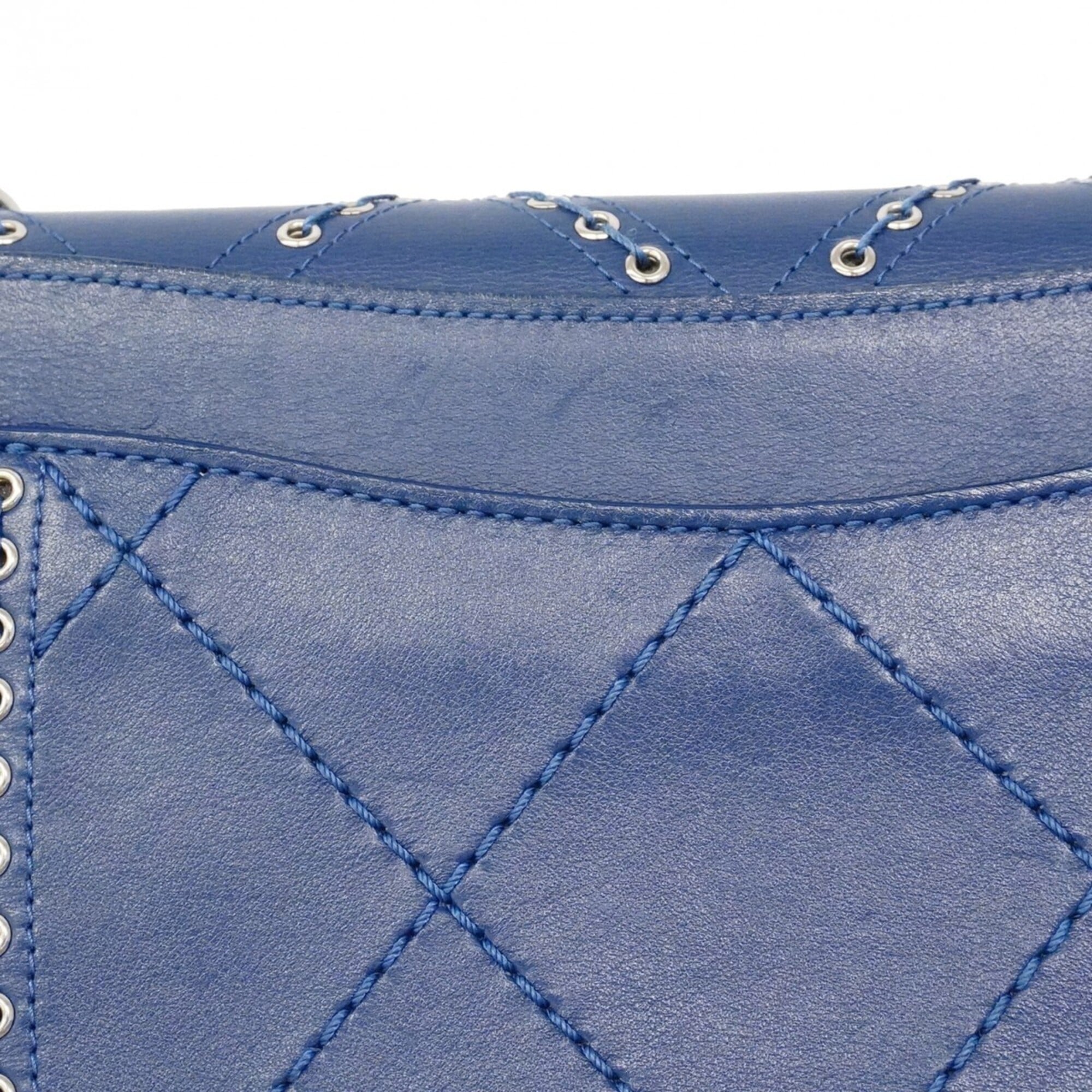 Chanel Blue Leather Shoulder Bag (Pre-Owned)