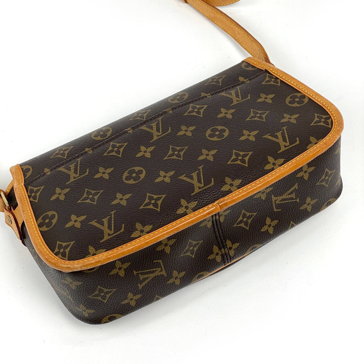 Louis Vuitton Brown Monogram Shoulder Bag (Pre-Owned)