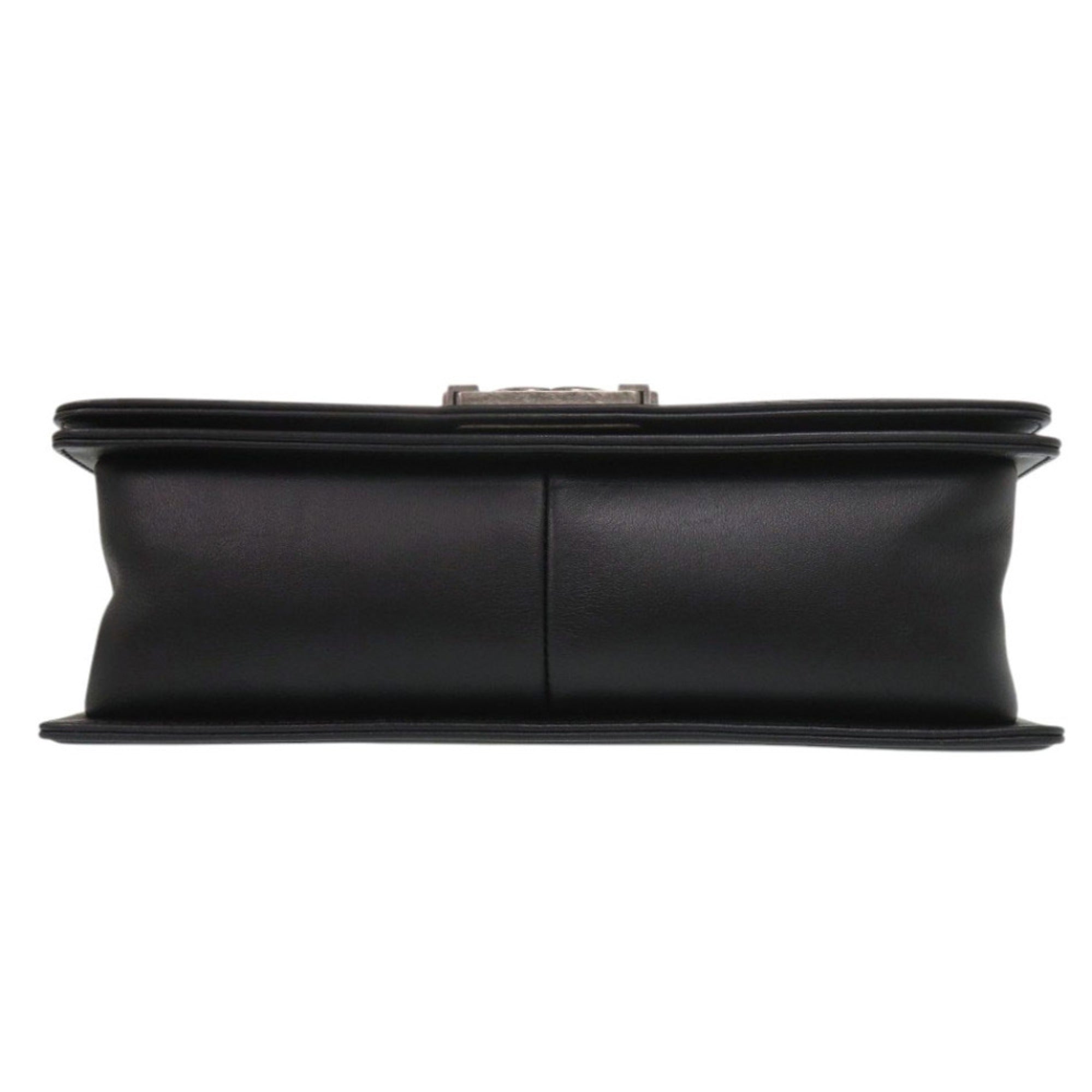Chanel Black Leather Shoulder Bag (Pre-Owned)