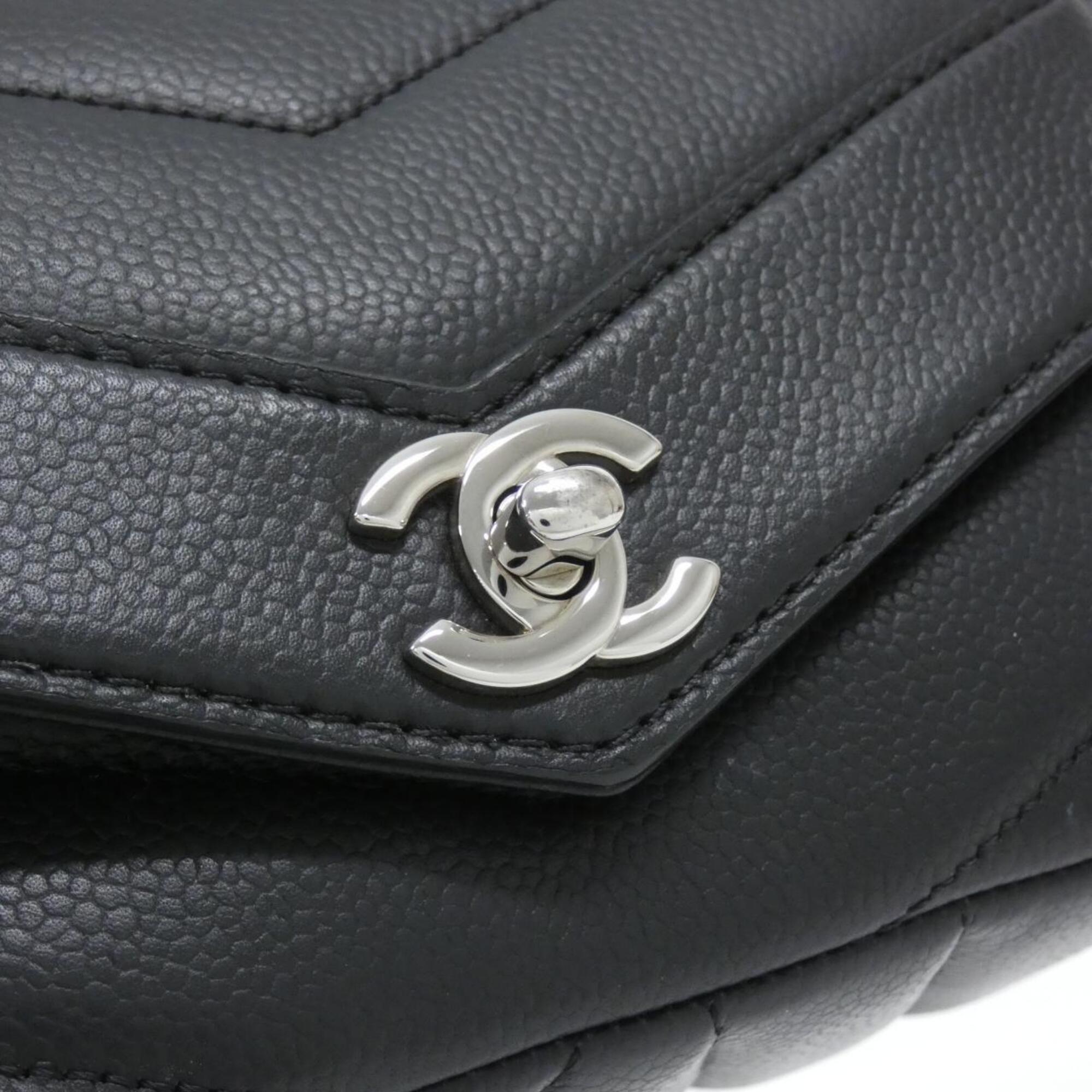 Chanel Black Grained Calfskin Shoulder Bag (Pre-Owned)