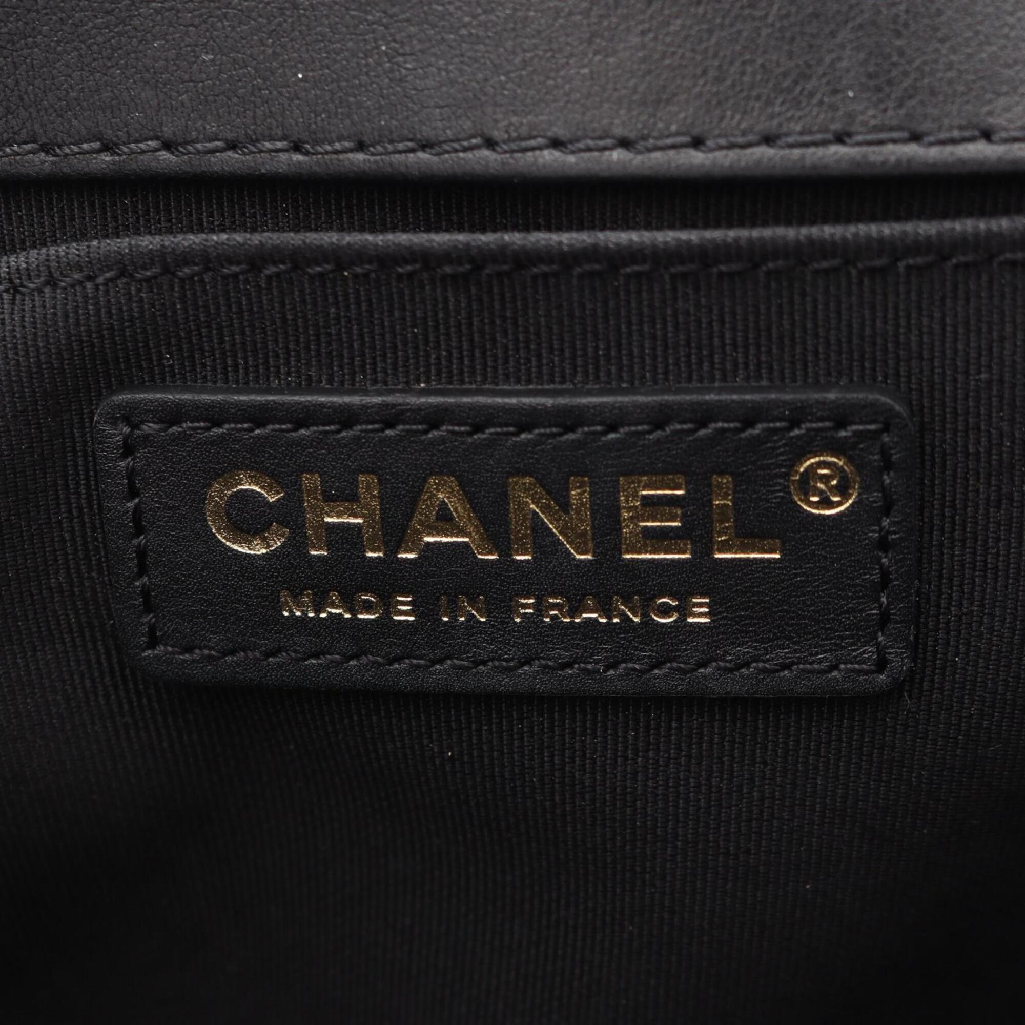 Chanel Boy Chanel Black Leather Handbag Shoulder Bag (Pre-Owned)