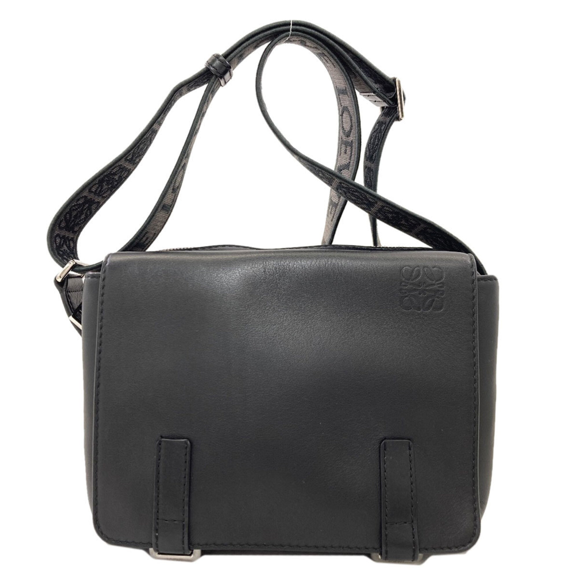 Loewe Black Leather Shoulder Bag (Pre-Owned)