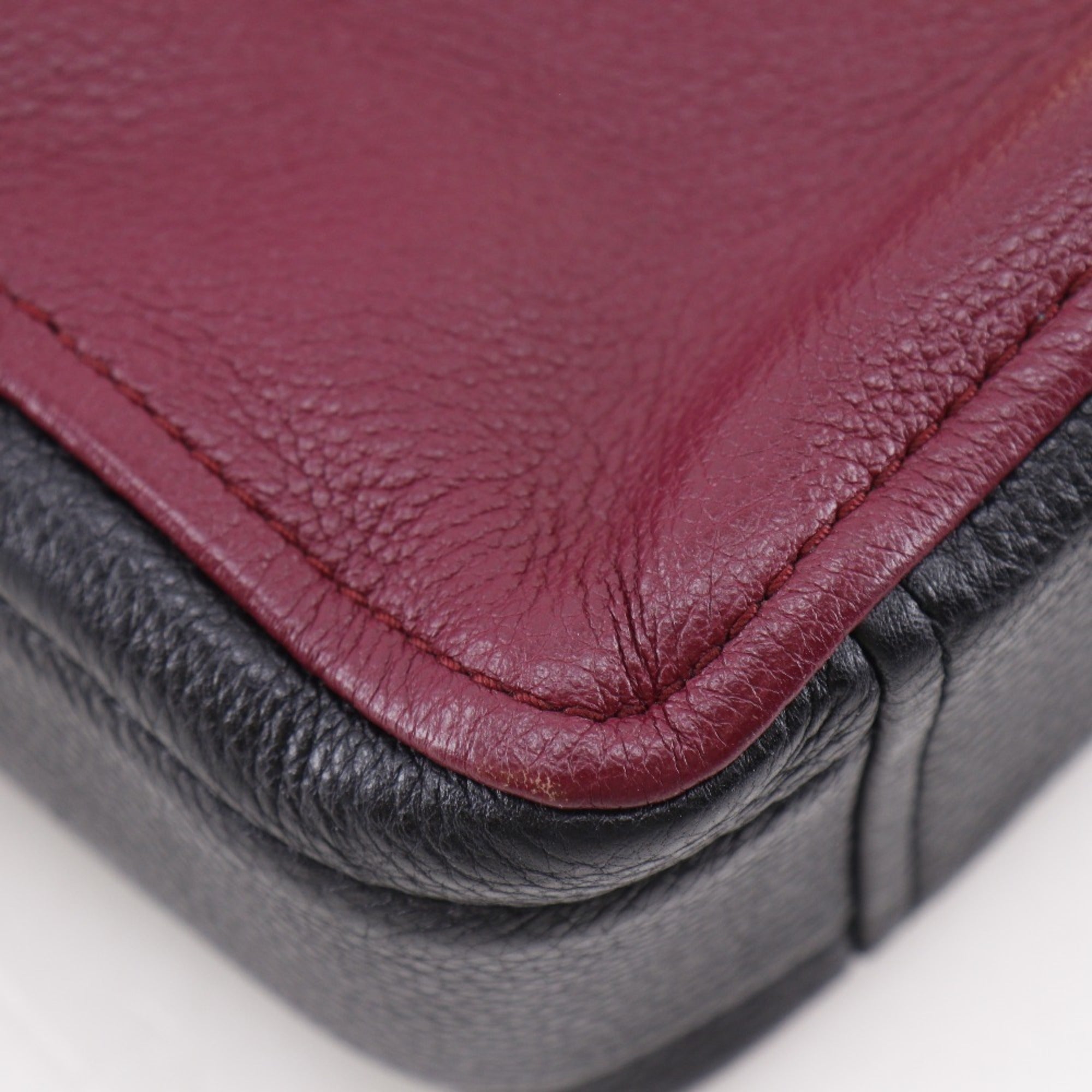 Marc By Marc Jacobs Red Color Leather Shoulder Bag (Pre-Owned)