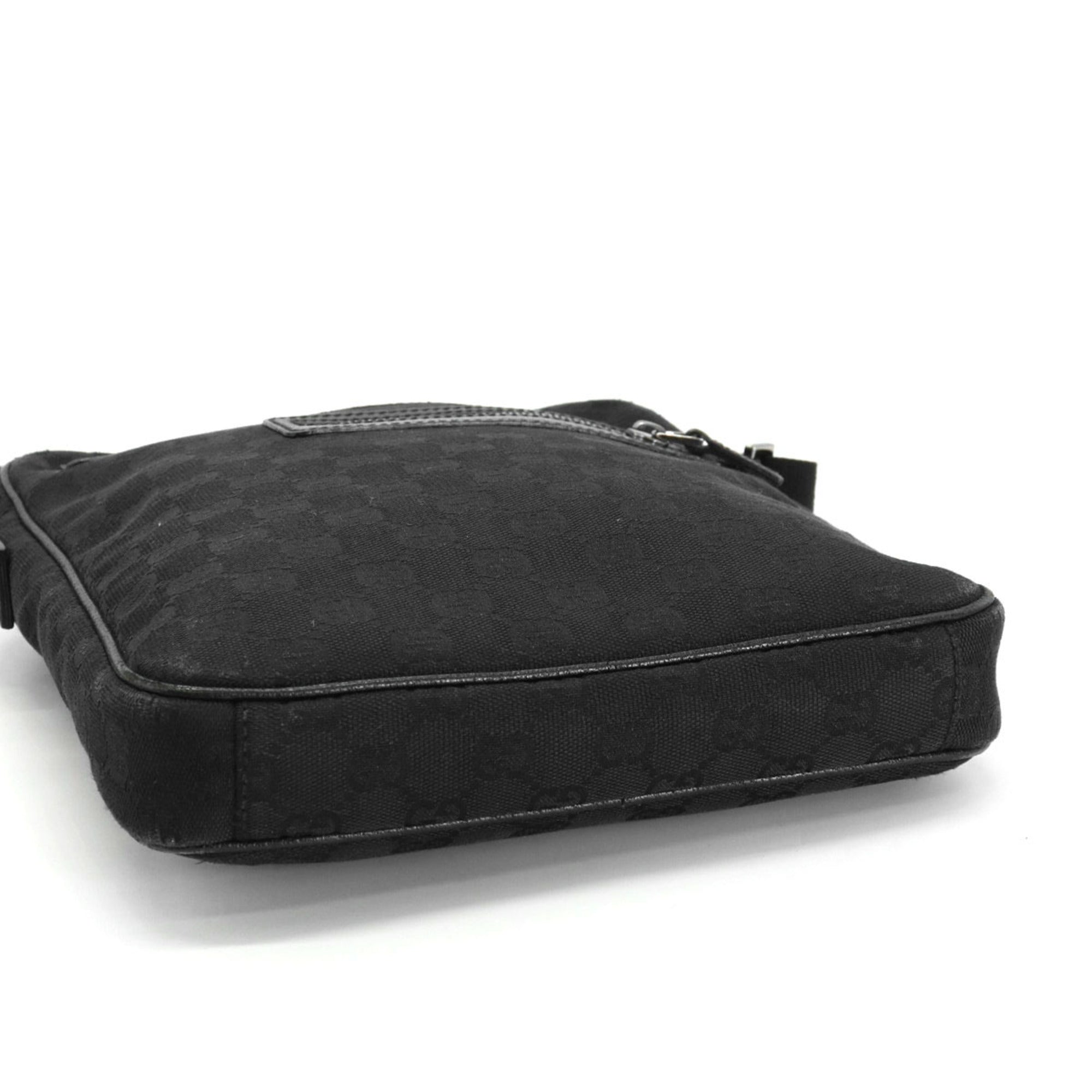 Gucci Gg Canvas Black Gg Canvas Shoulder Bag (Pre-Owned)