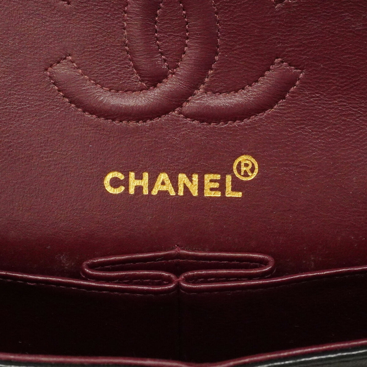 Chanel Black Leather Shoulder Bag (Pre-Owned)