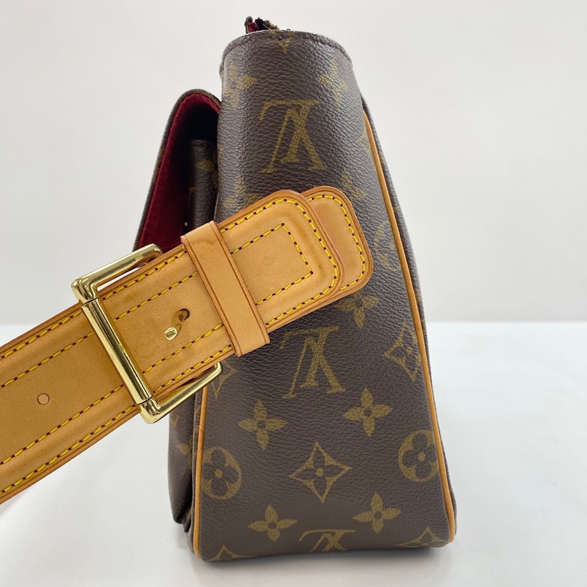 Louis Vuitton Brown Monogram Monogram Shoulder Bag (Pre-Owned)