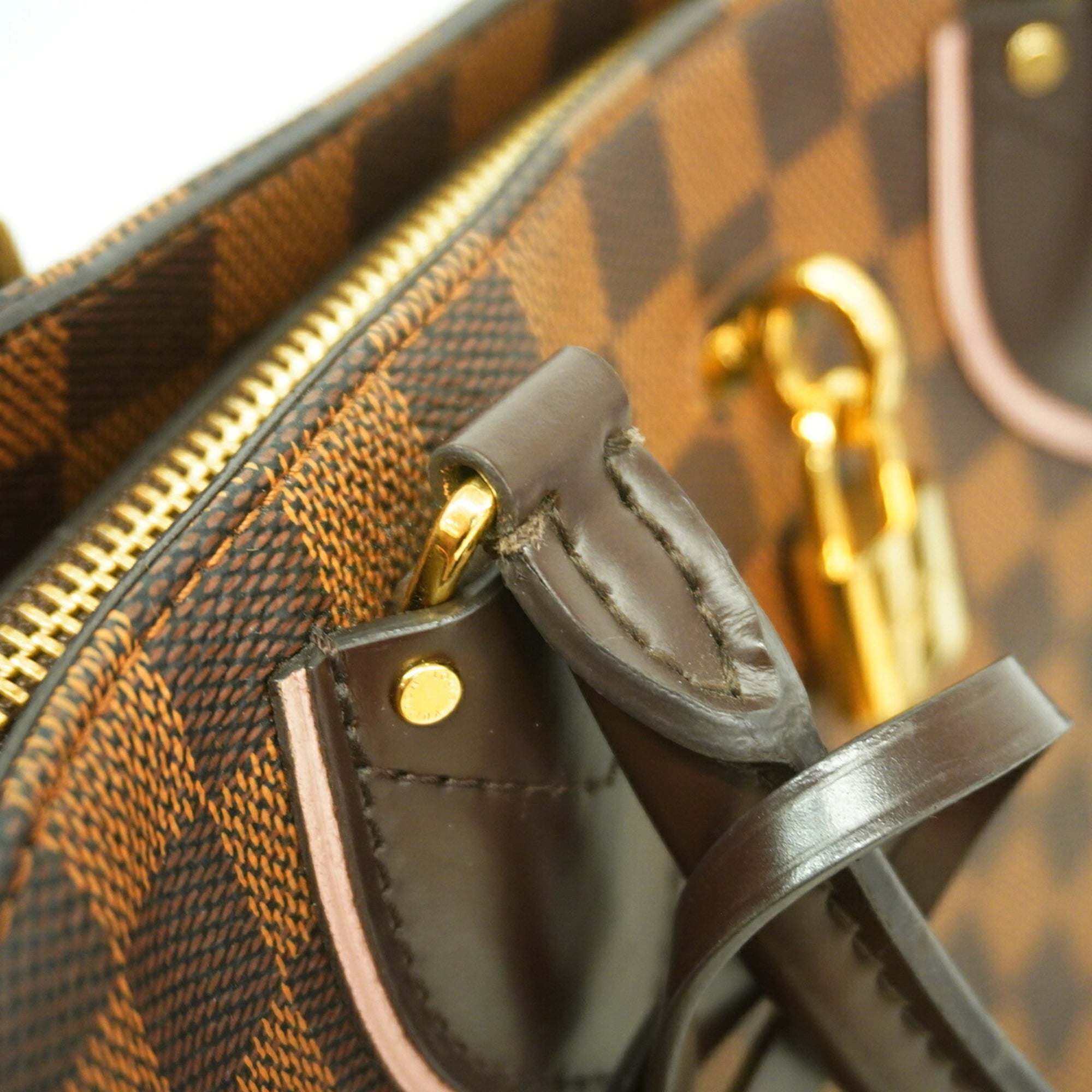 Louis Vuitton Ebene Magnolia Handbag (Pre-Owned)