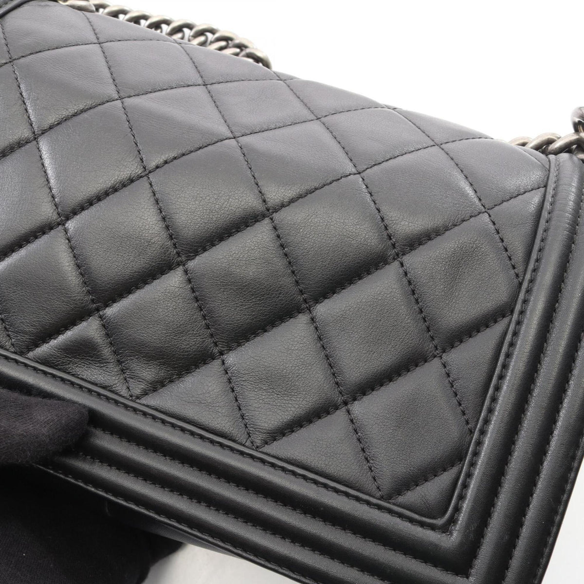 Chanel Black Leather Handbag Shoulder Bag (Pre-Owned)