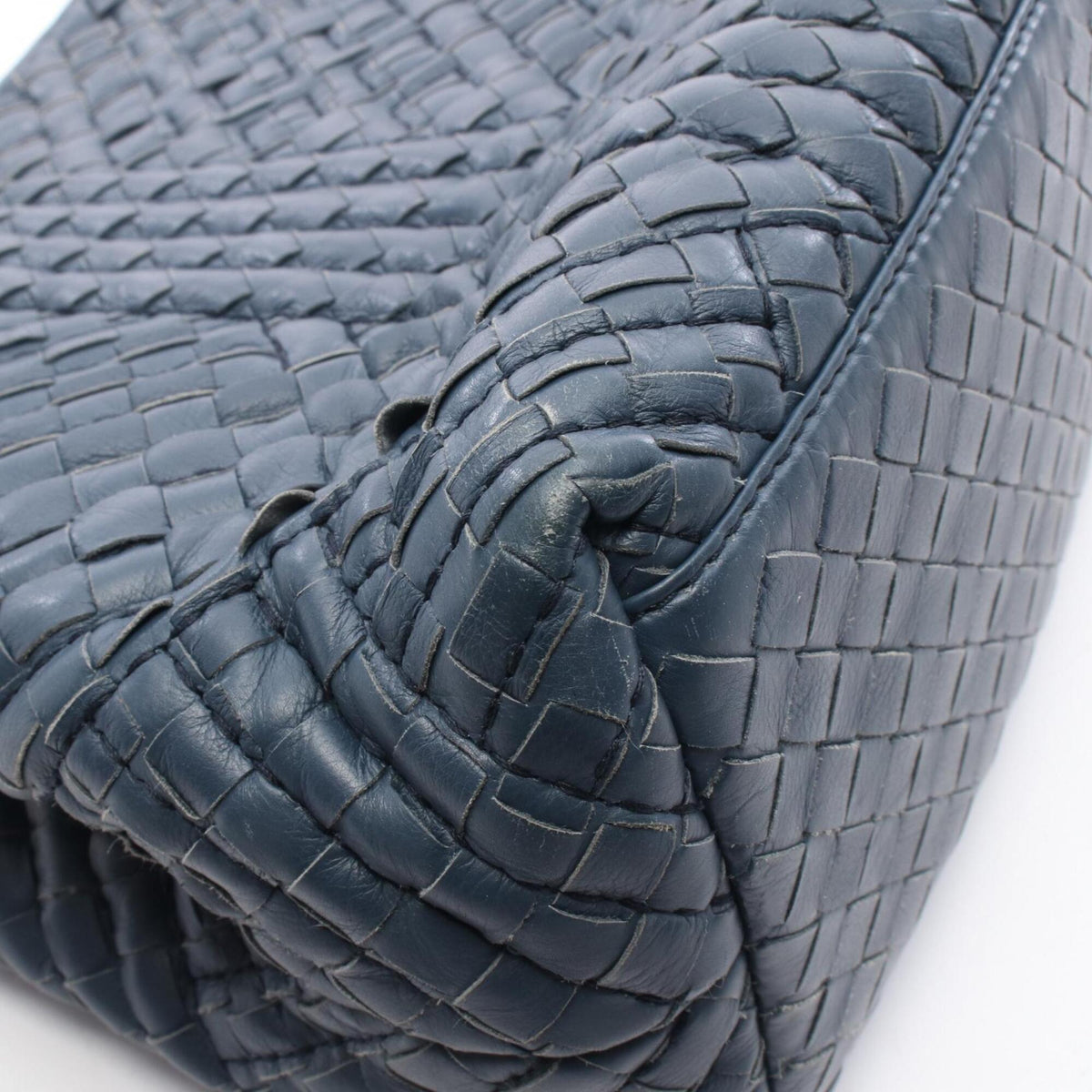 Bottega Veneta Navy Leather Handbag Shoulder Bag (Pre-Owned)