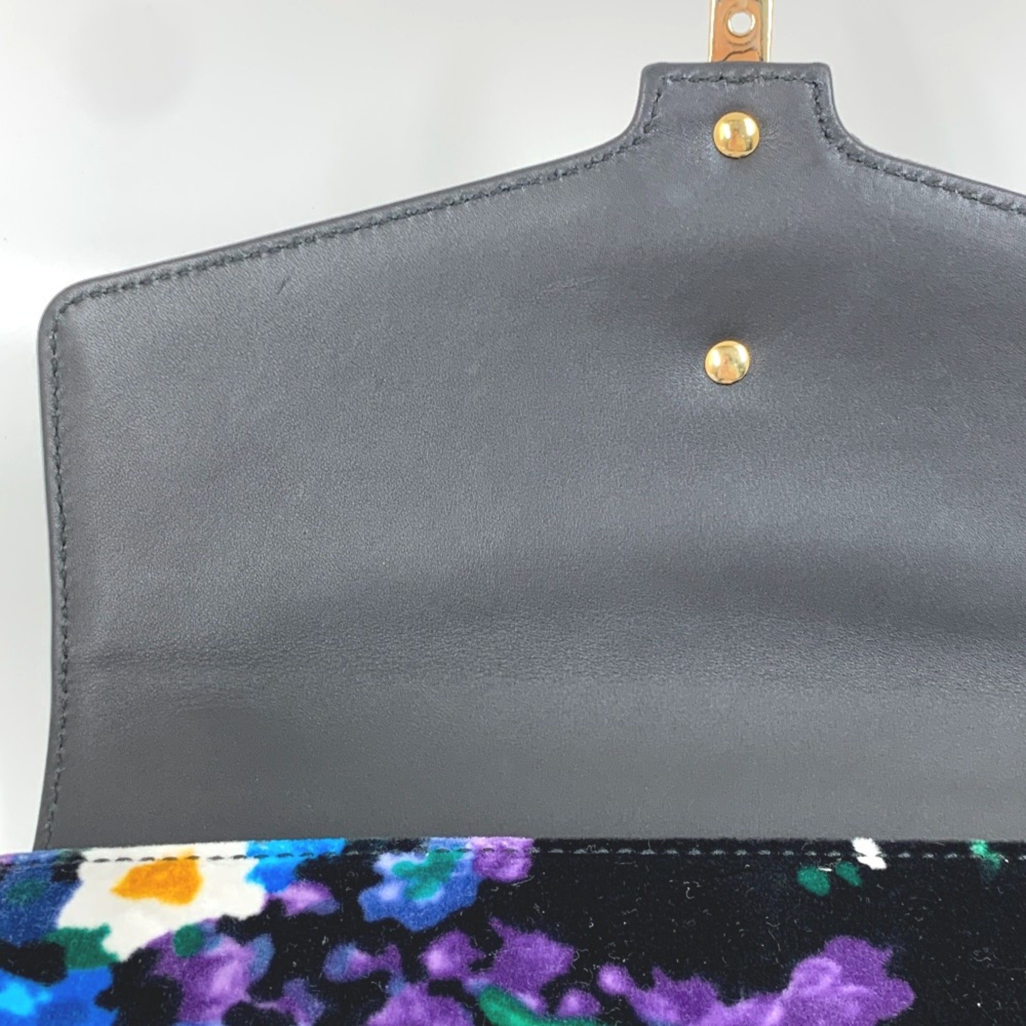 Gucci Other Leather Shoulder Bag (Pre-Owned)