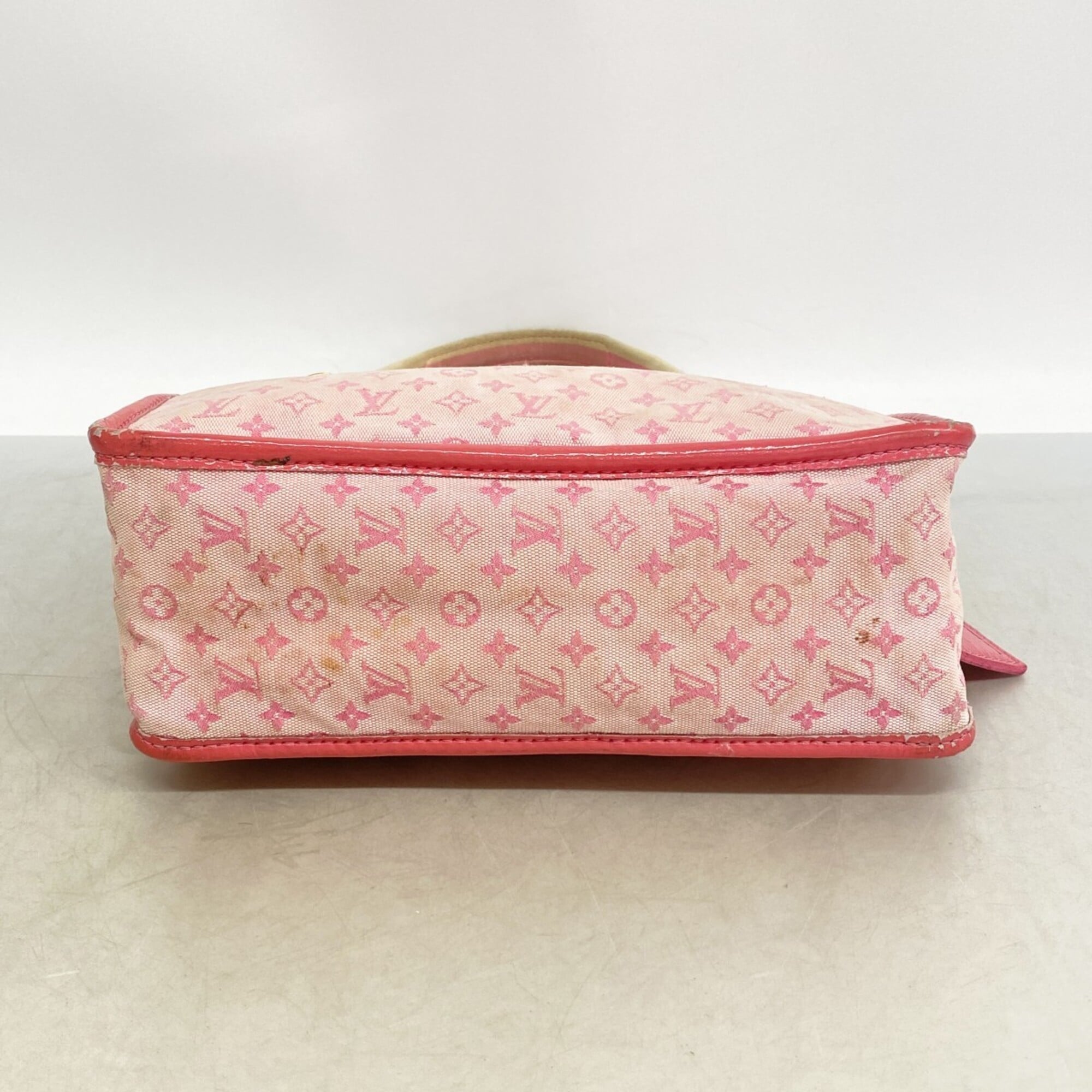 Louis Vuitton Strawberry Handbag (Pre-Owned)