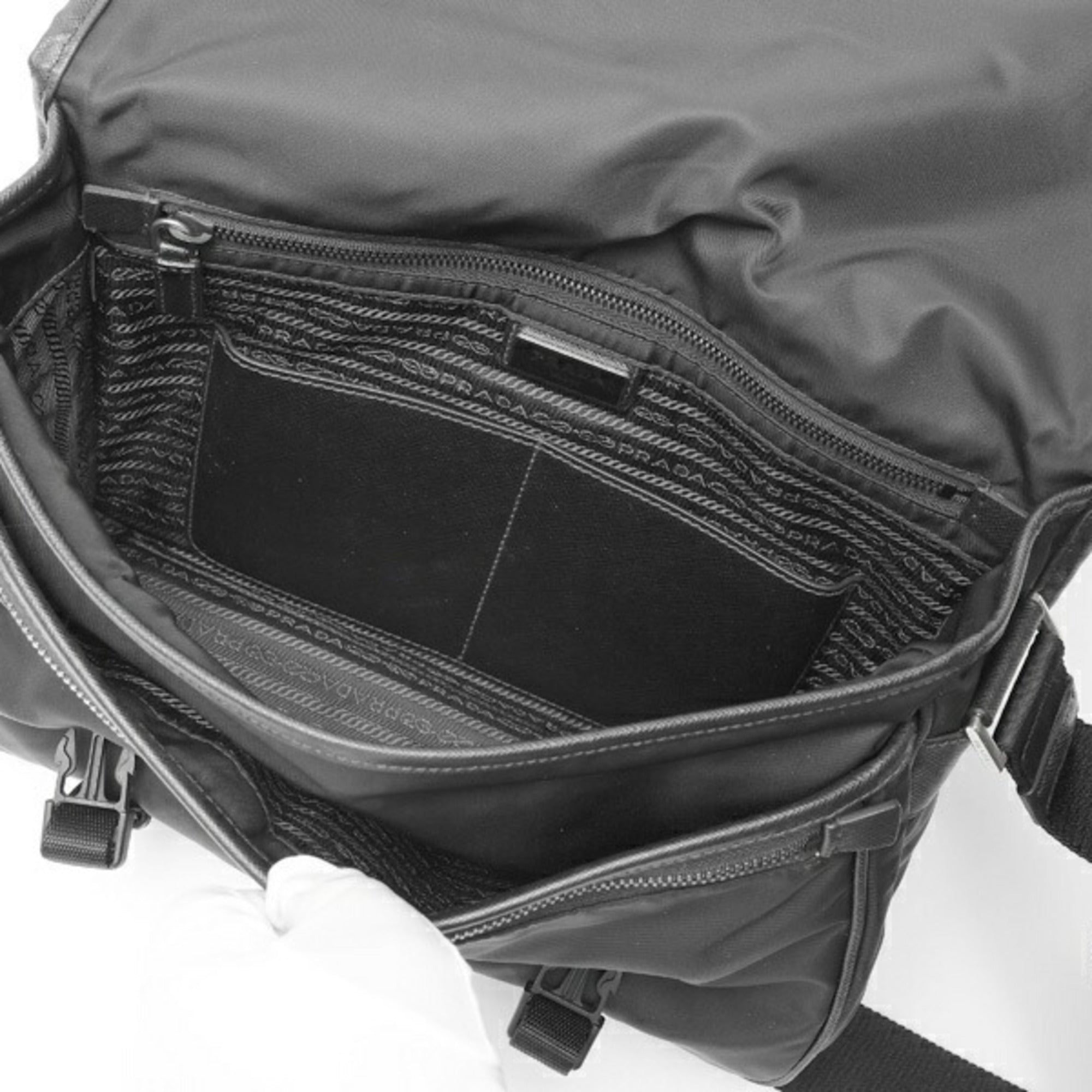 Prada Black Nylon Shoulder Bag (Pre-Owned)