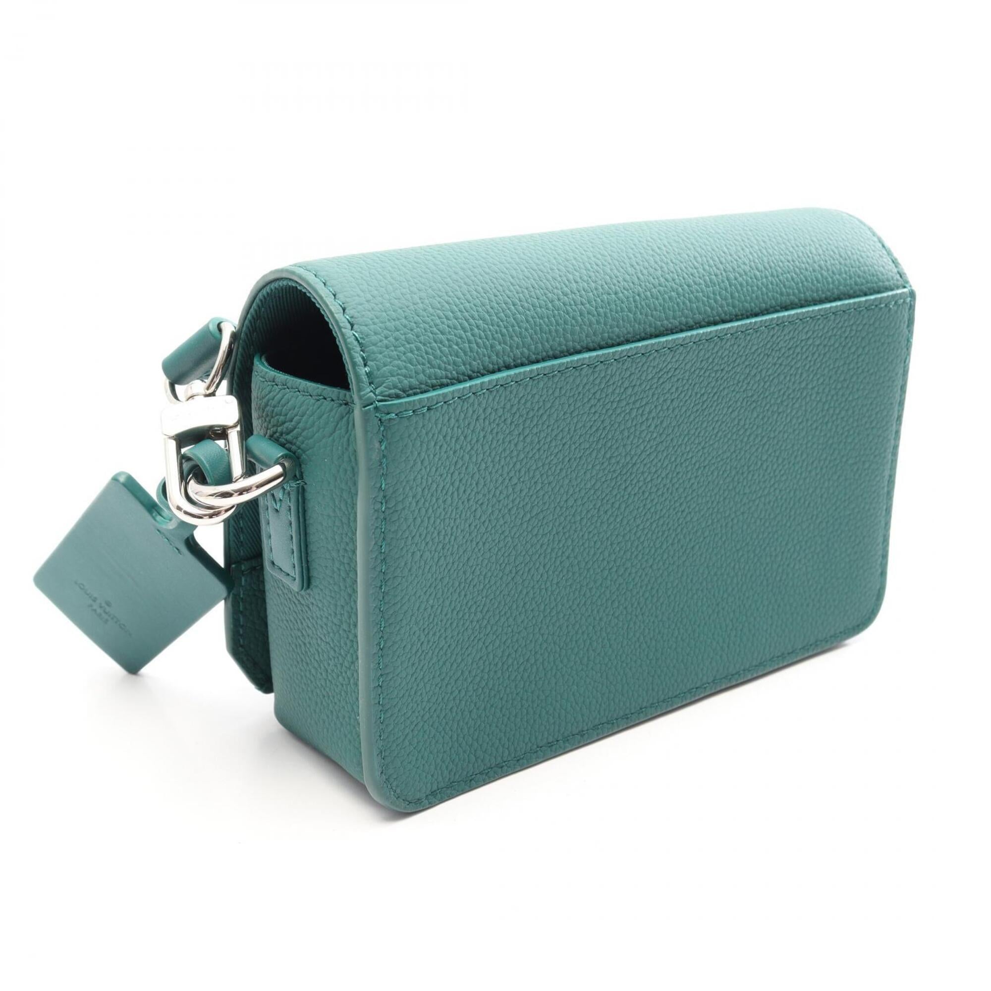 Louis Vuitton Green Leather Handbag Shoulder Bag (Pre-Owned)