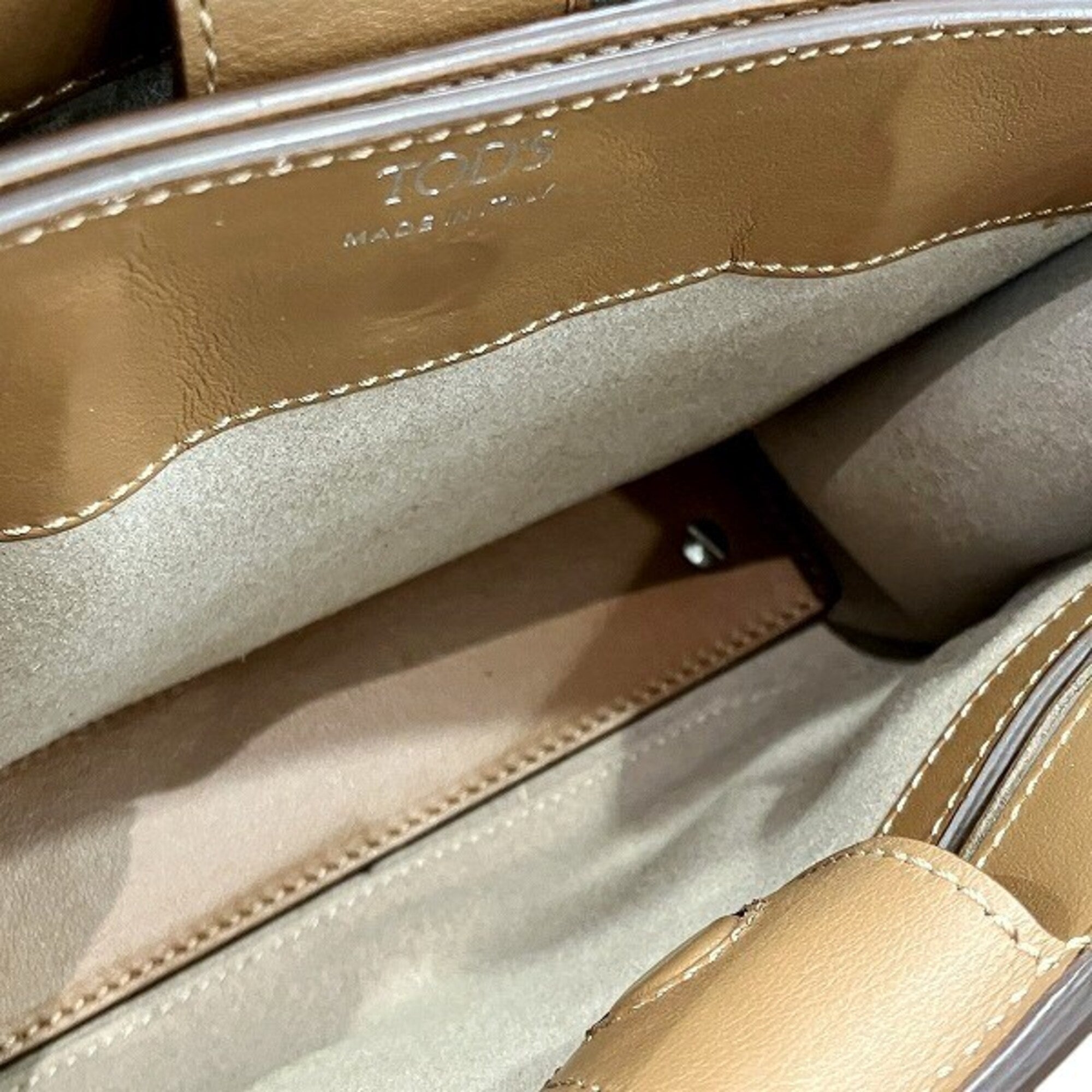 Tod's Brown Leather Handbag Shoulder Bag (Pre-Owned)