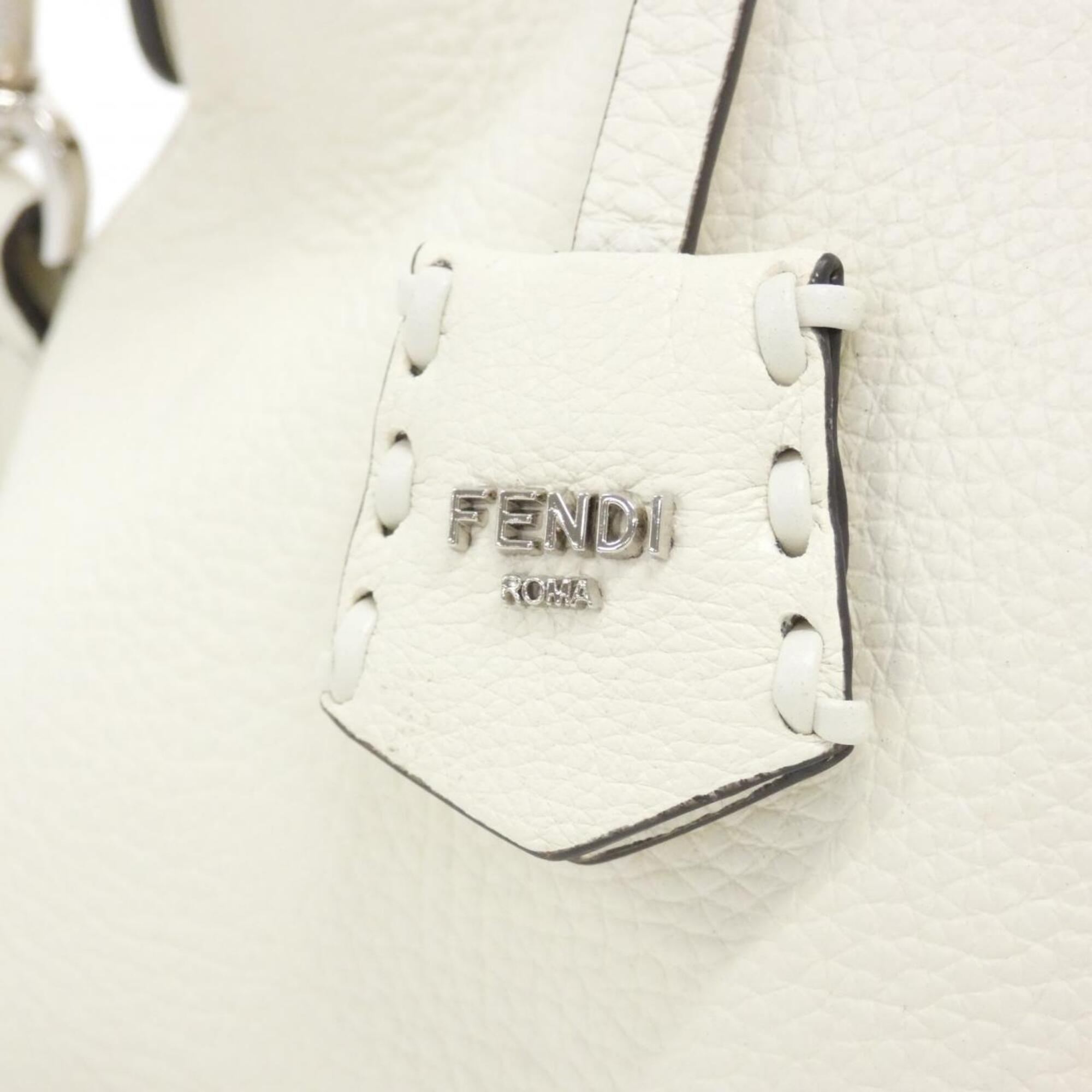 Fendi White Leather Handbag (Pre-Owned)