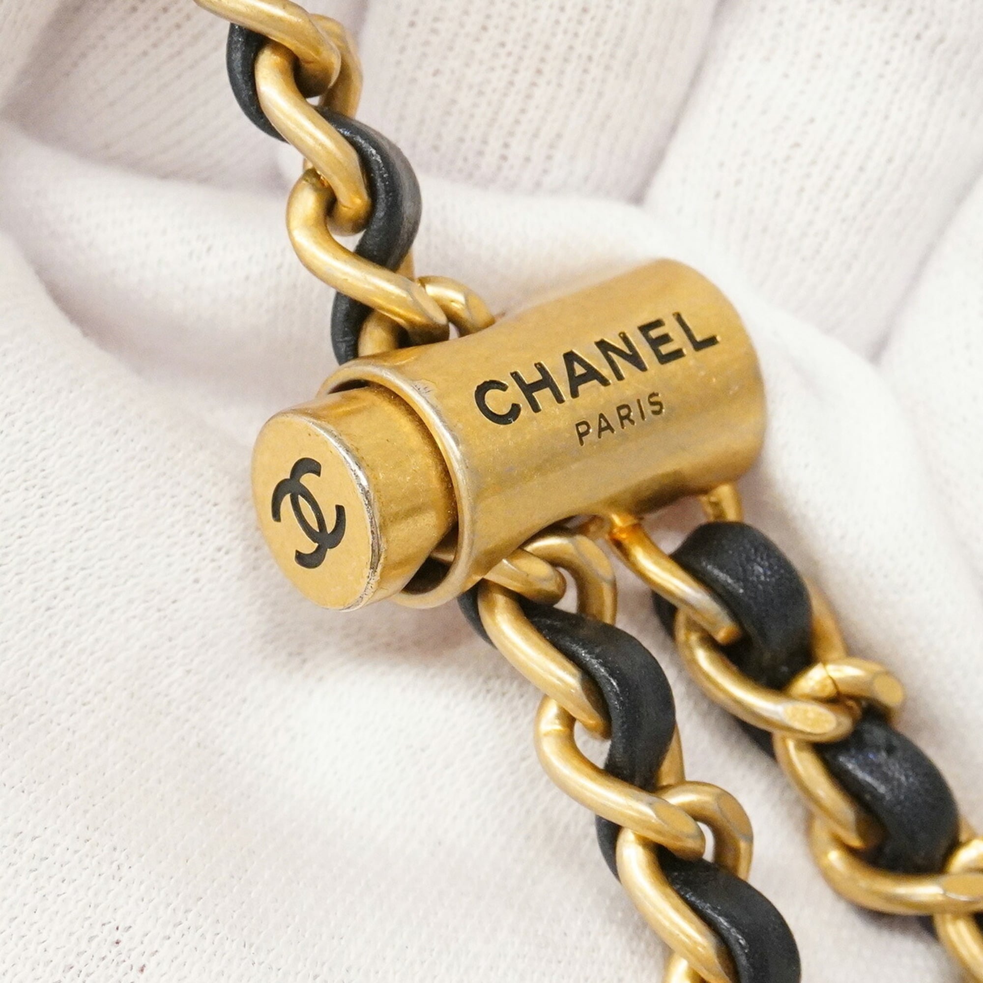 Chanel Navy Grained Calfskin Handbag (Pre-Owned)