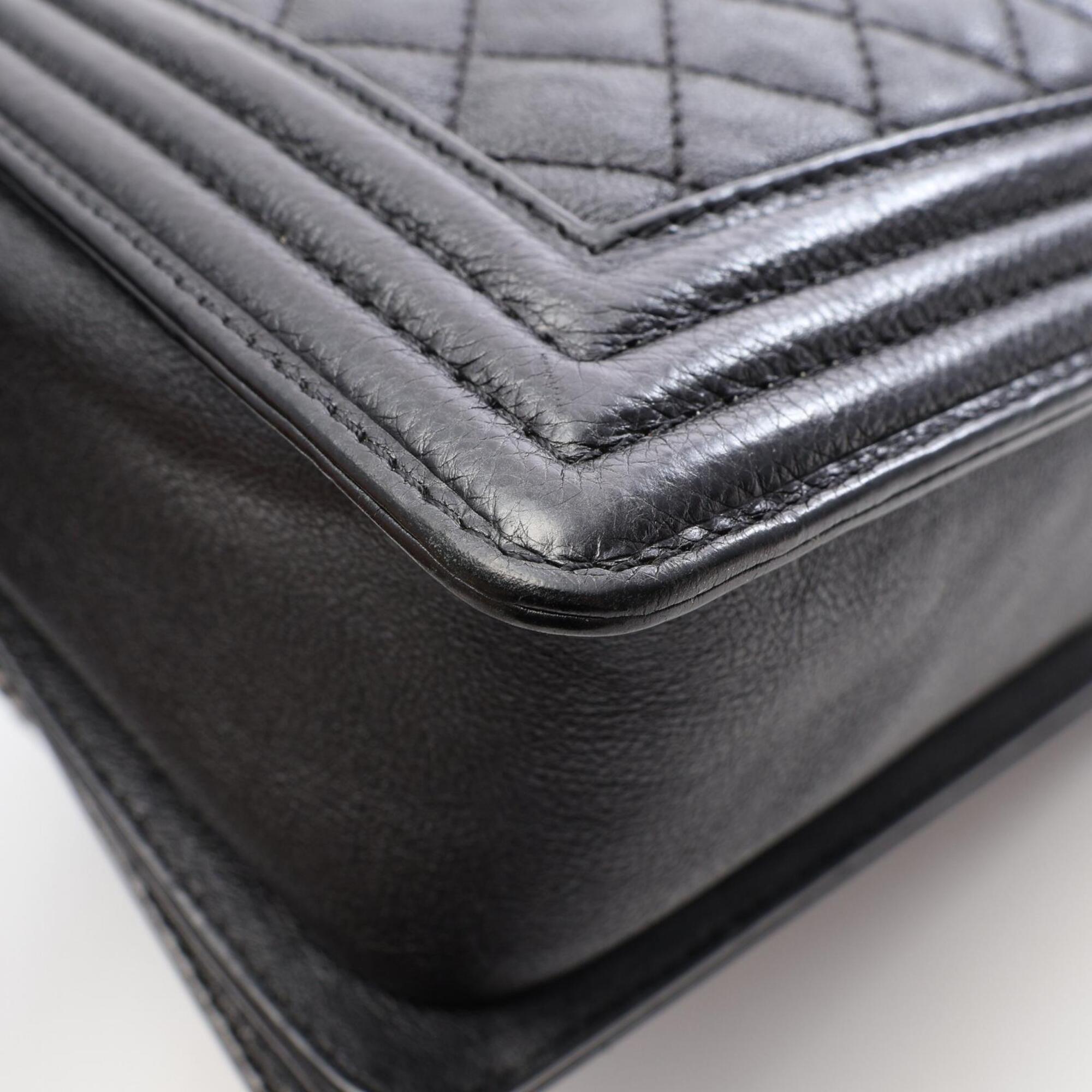 Chanel Black Grained Calfskin Handbag Shoulder Bag (Pre-Owned)