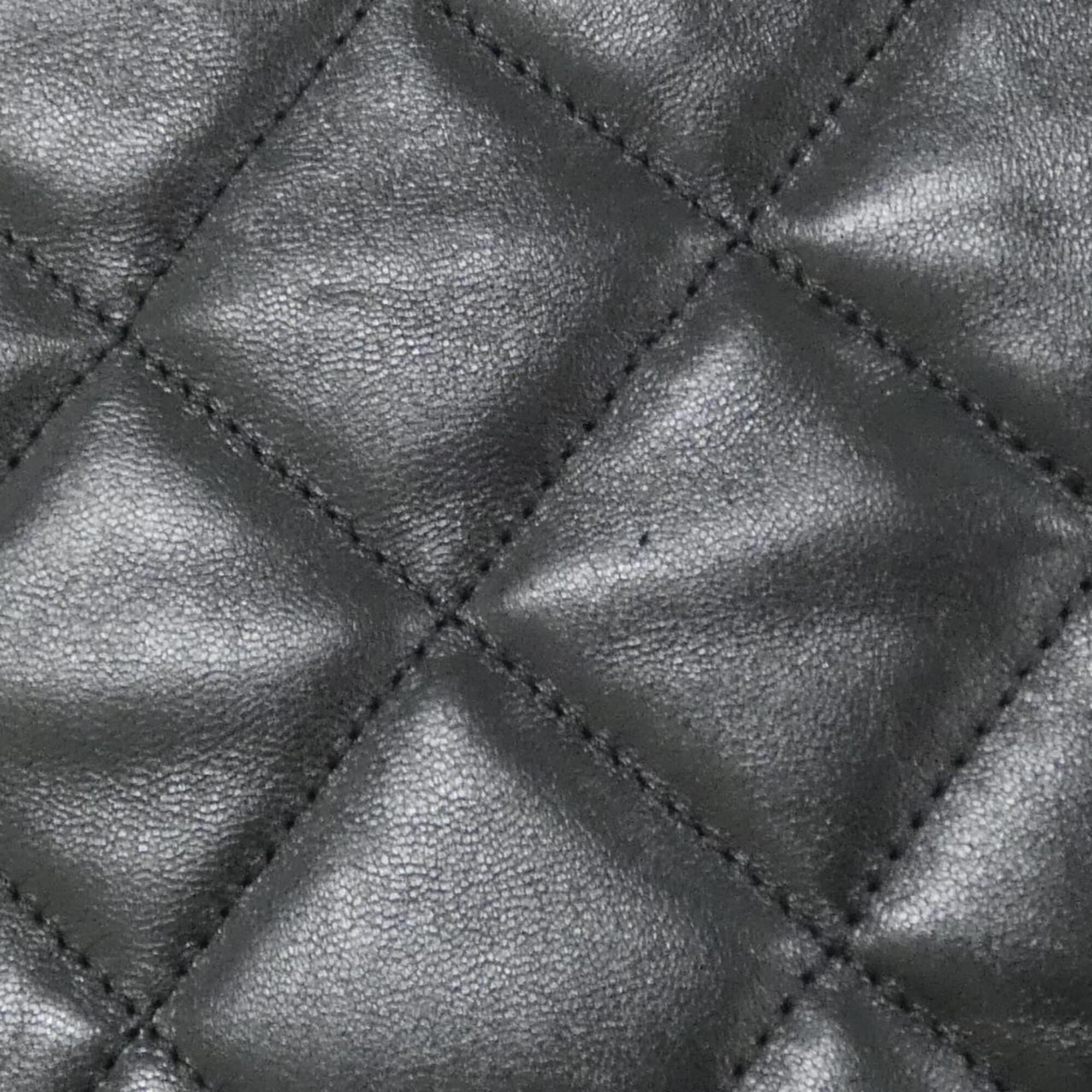 Chanel Black Leather Shoulder Bag (Pre-Owned)