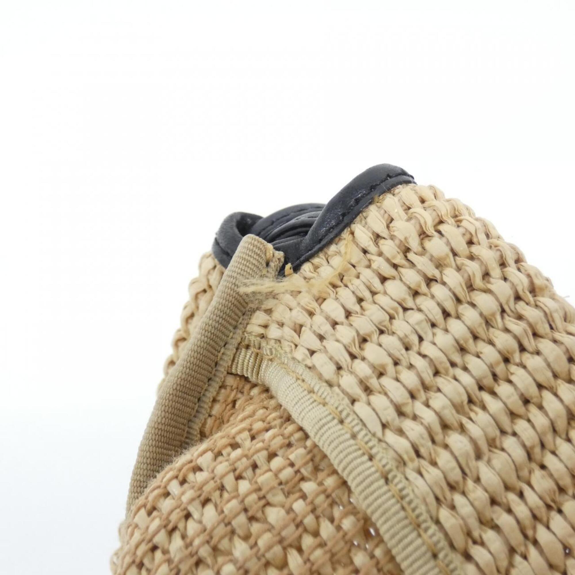 Fendi Beige Straw Shoulder Bag (Pre-Owned)