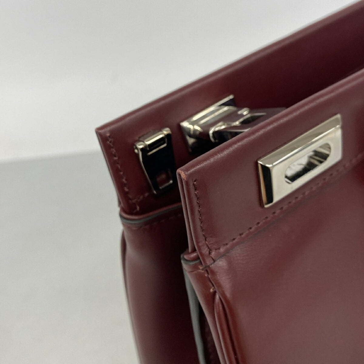 Gucci Bordeaux Leather Handbag (Pre-Owned)