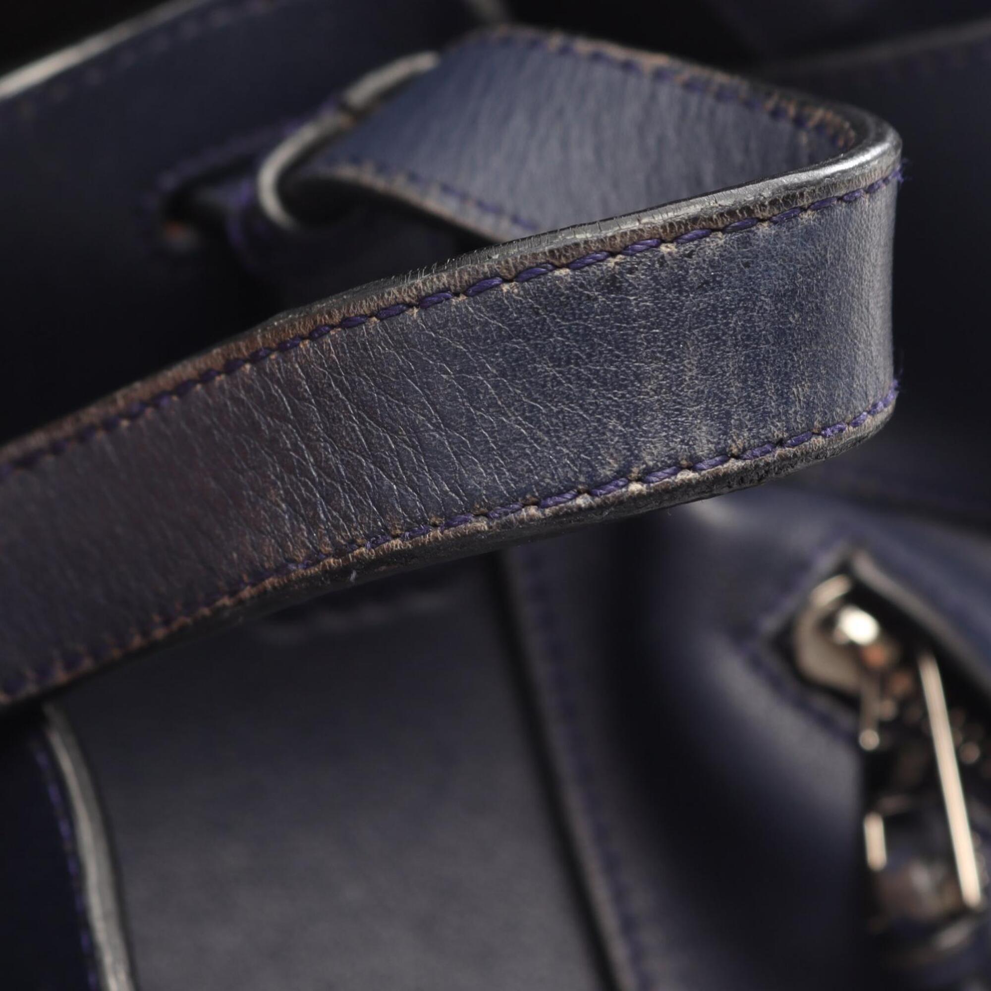 Loewe Navy Leather Handbag (Pre-Owned)