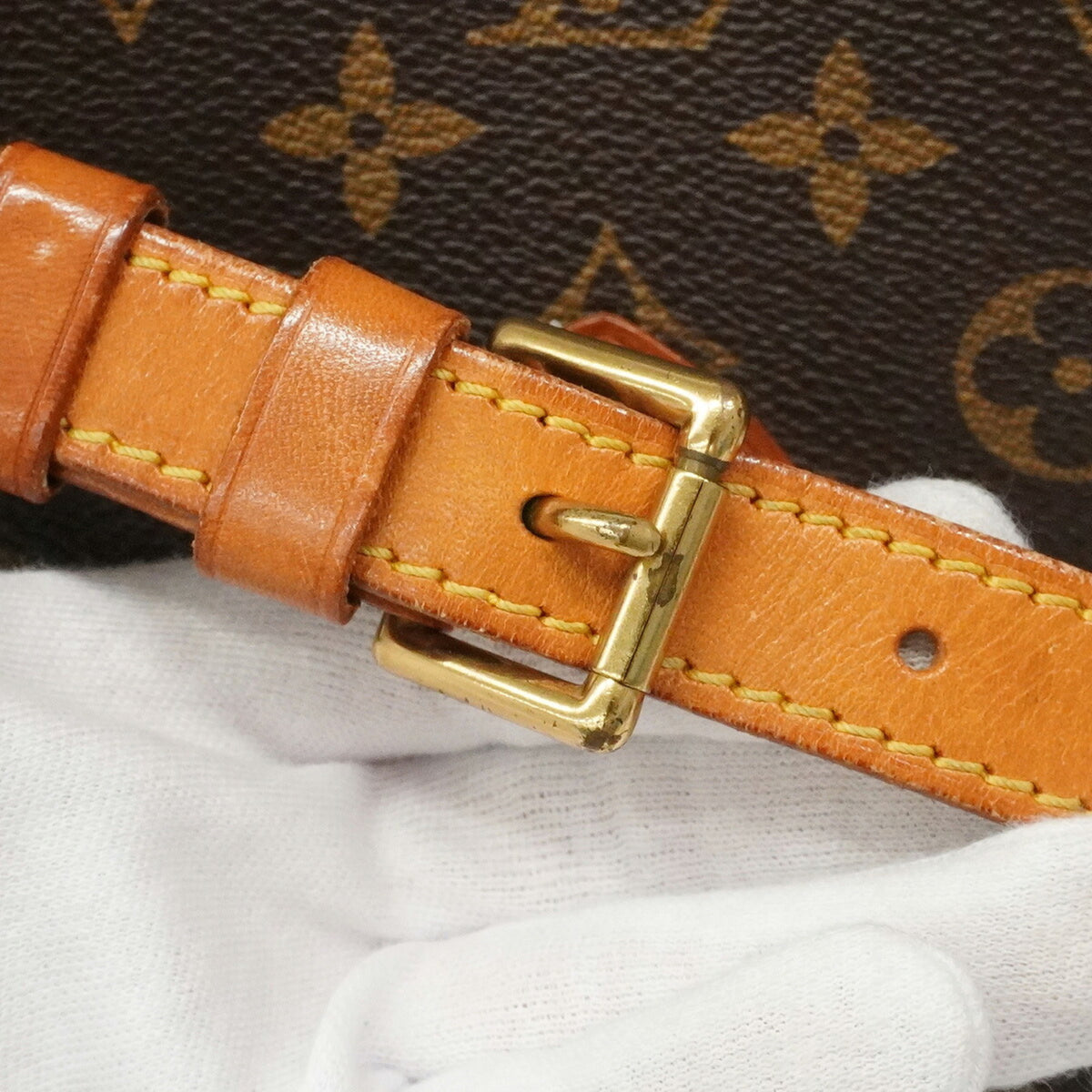 Louis Vuitton Brown Shoulder Bag (Pre-Owned)
