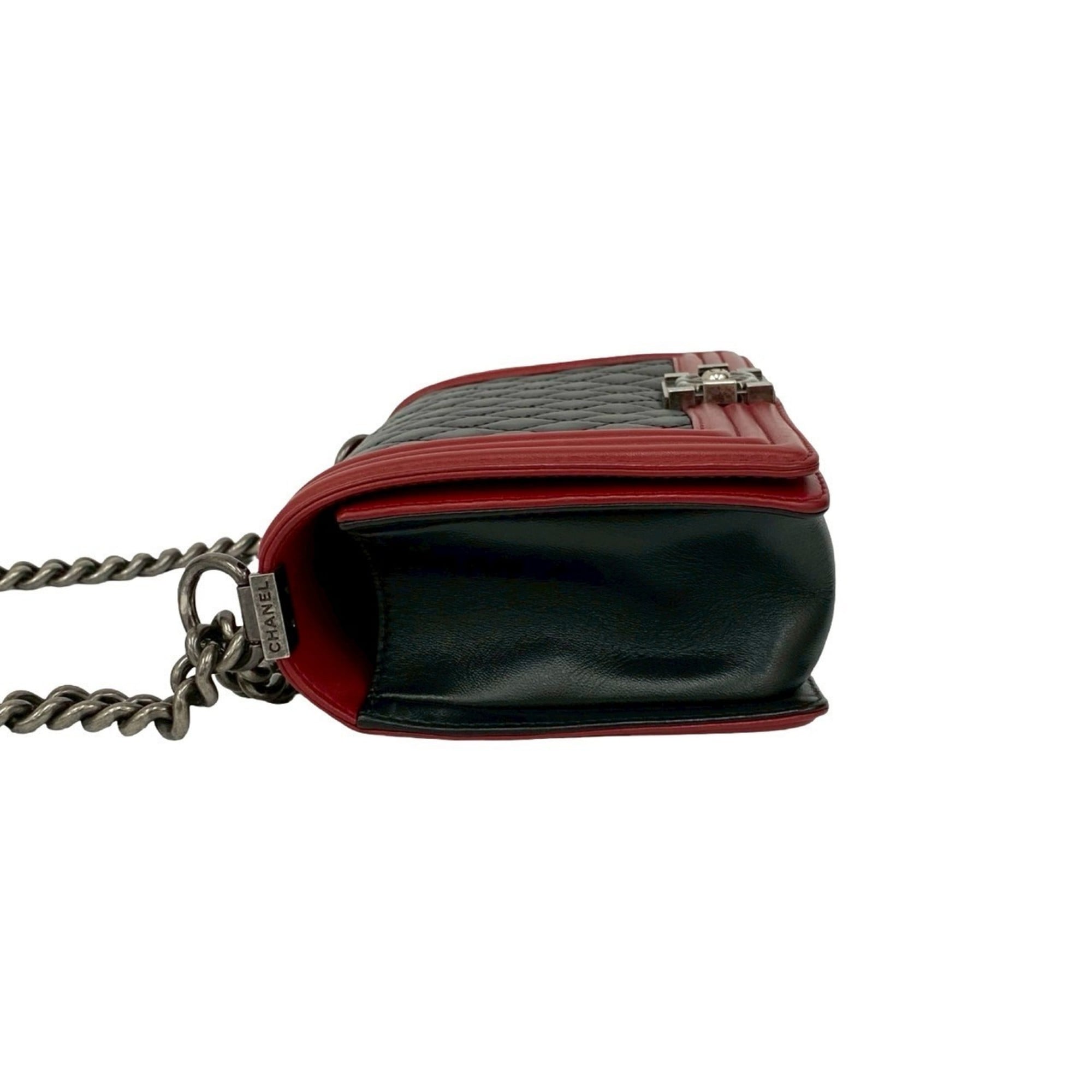 Chanel Black Red Color Leather Shoulder Bag (Pre-Owned)