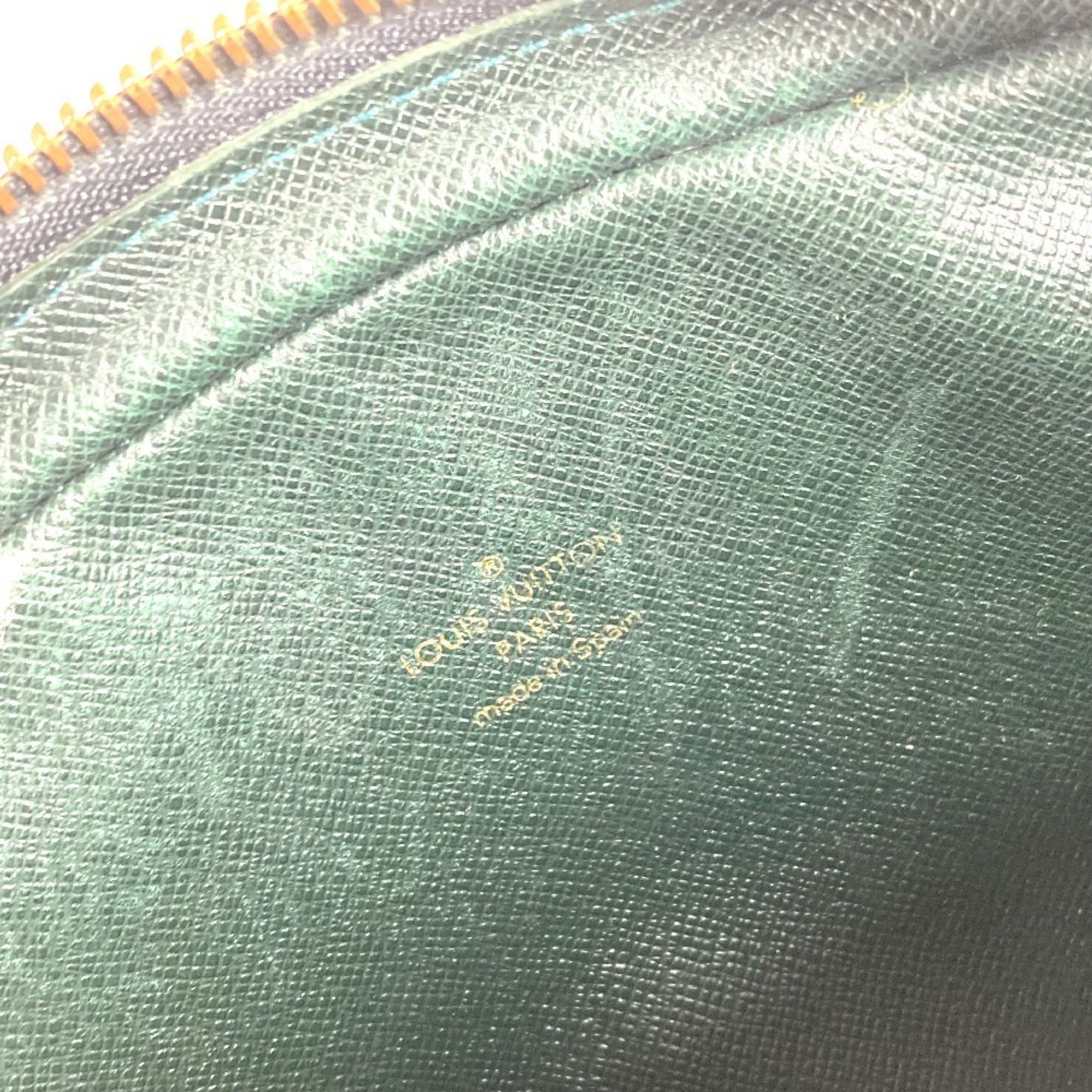 Louis Vuitton Taiga Episea Green Taiga Leather Clutch Bag Pouch (Pre-Owned)