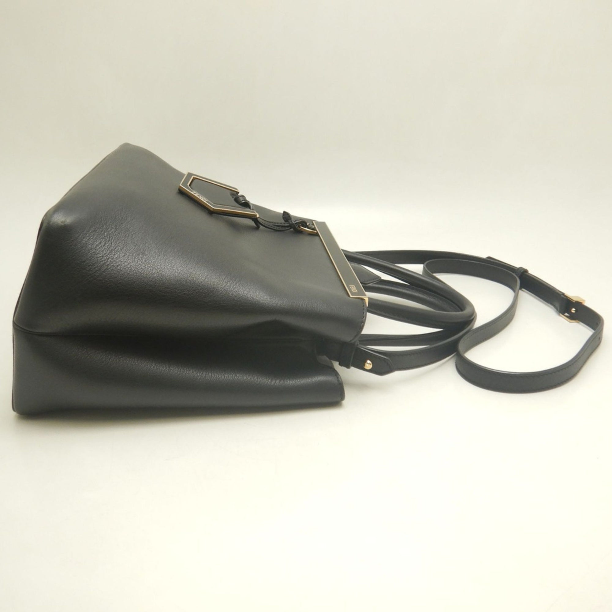 Fendi Black Leather Handbag (Pre-Owned)