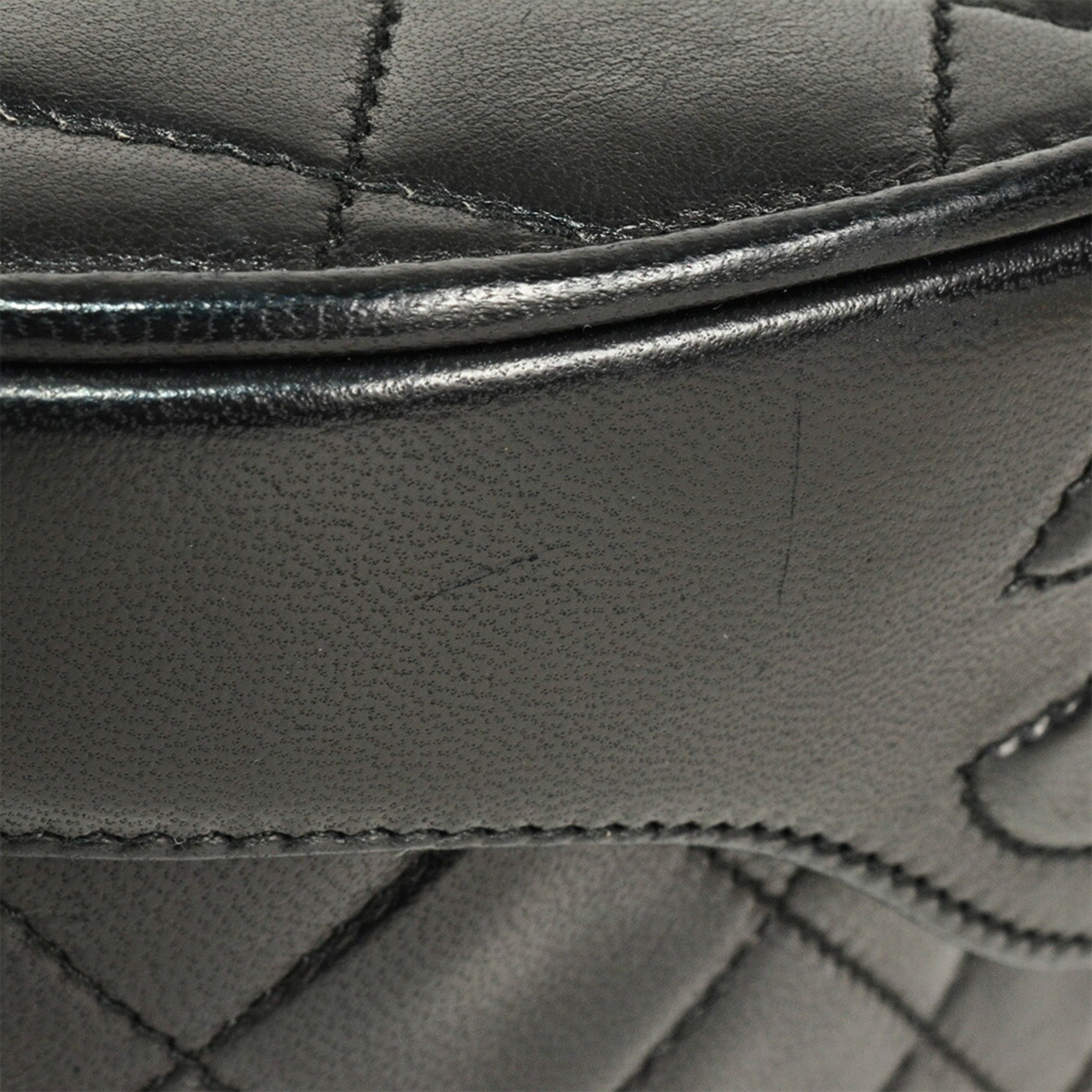 Chanel Matelasse Black Leather Shoulder Bag (Pre-Owned)