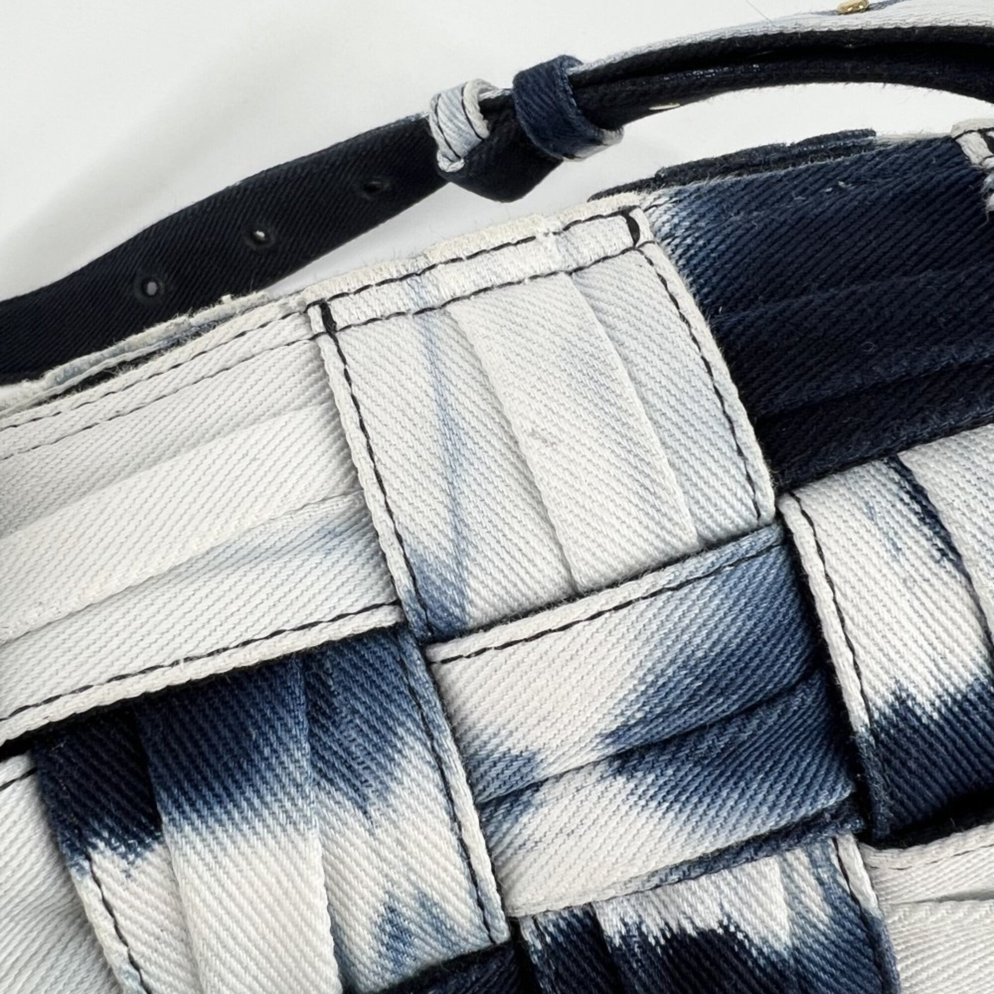 Bottega Veneta Navy White Denim Shoulder Bag (Pre-Owned)