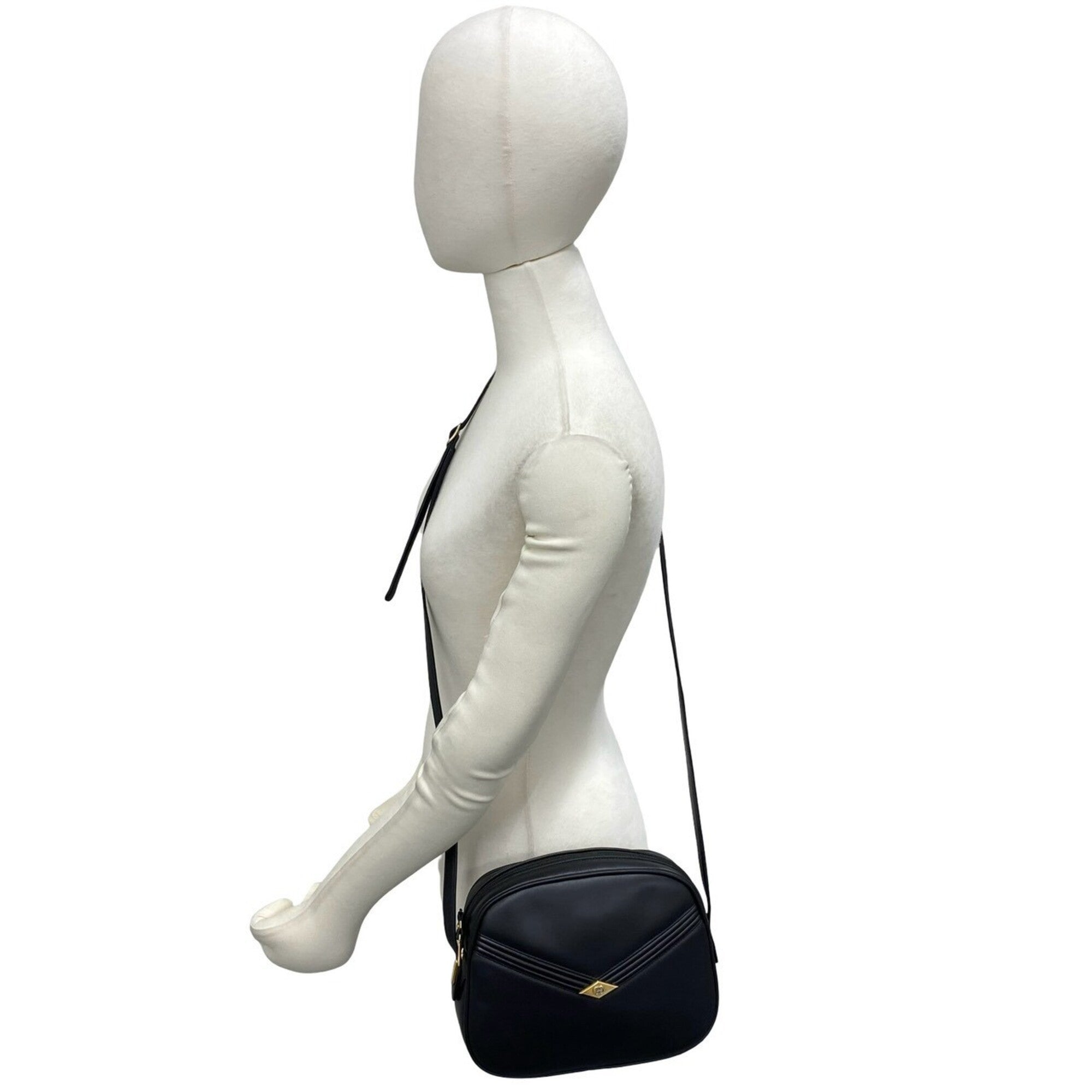 Gucci Black Leather Pochette Shoulder Bag (Pre-Owned)