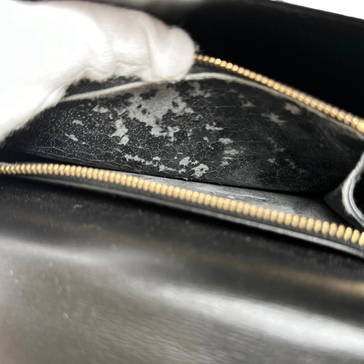 Louis Vuitton Black Epi Leather Handbag (Pre-Owned)