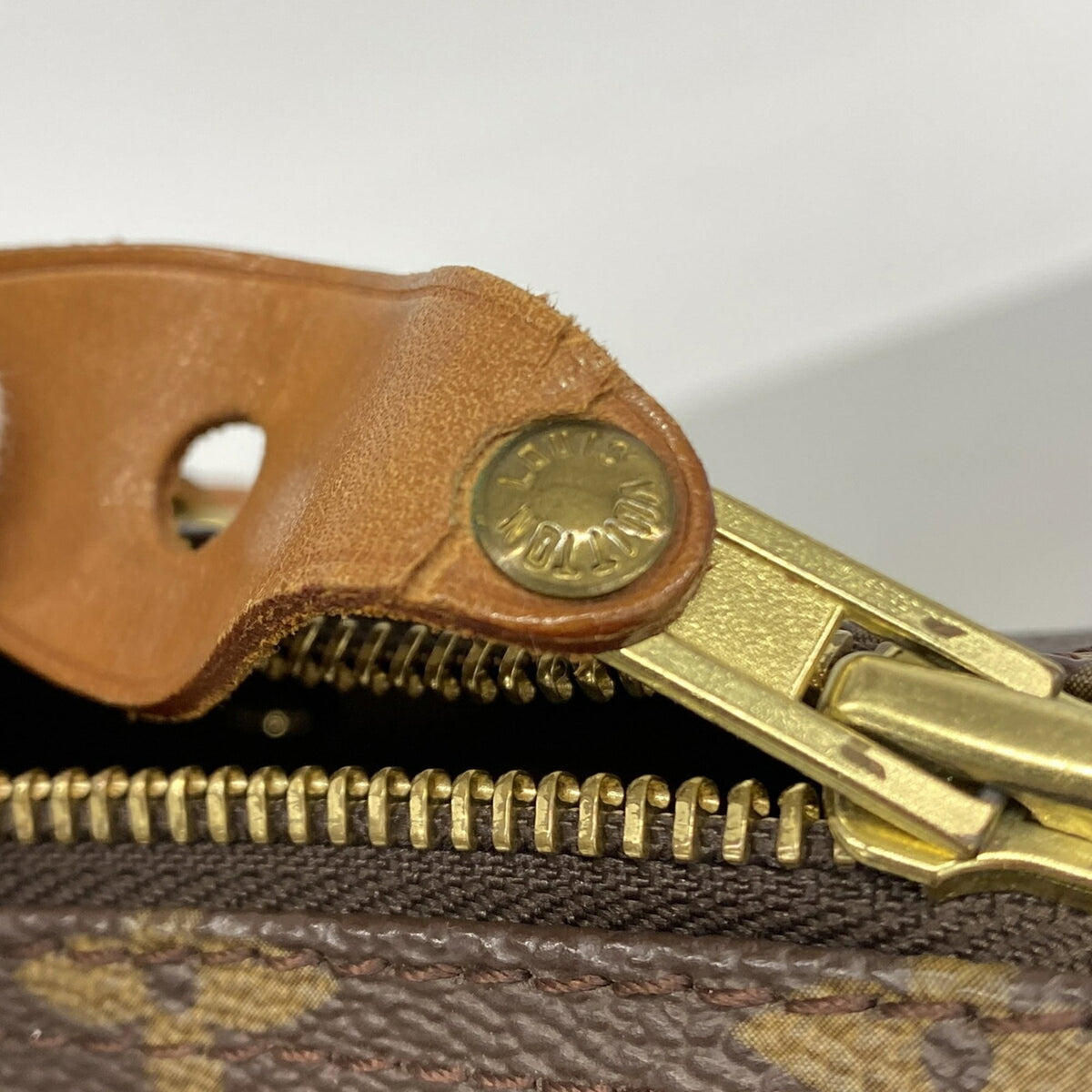 Louis Vuitton Brown Handbag (Pre-Owned)
