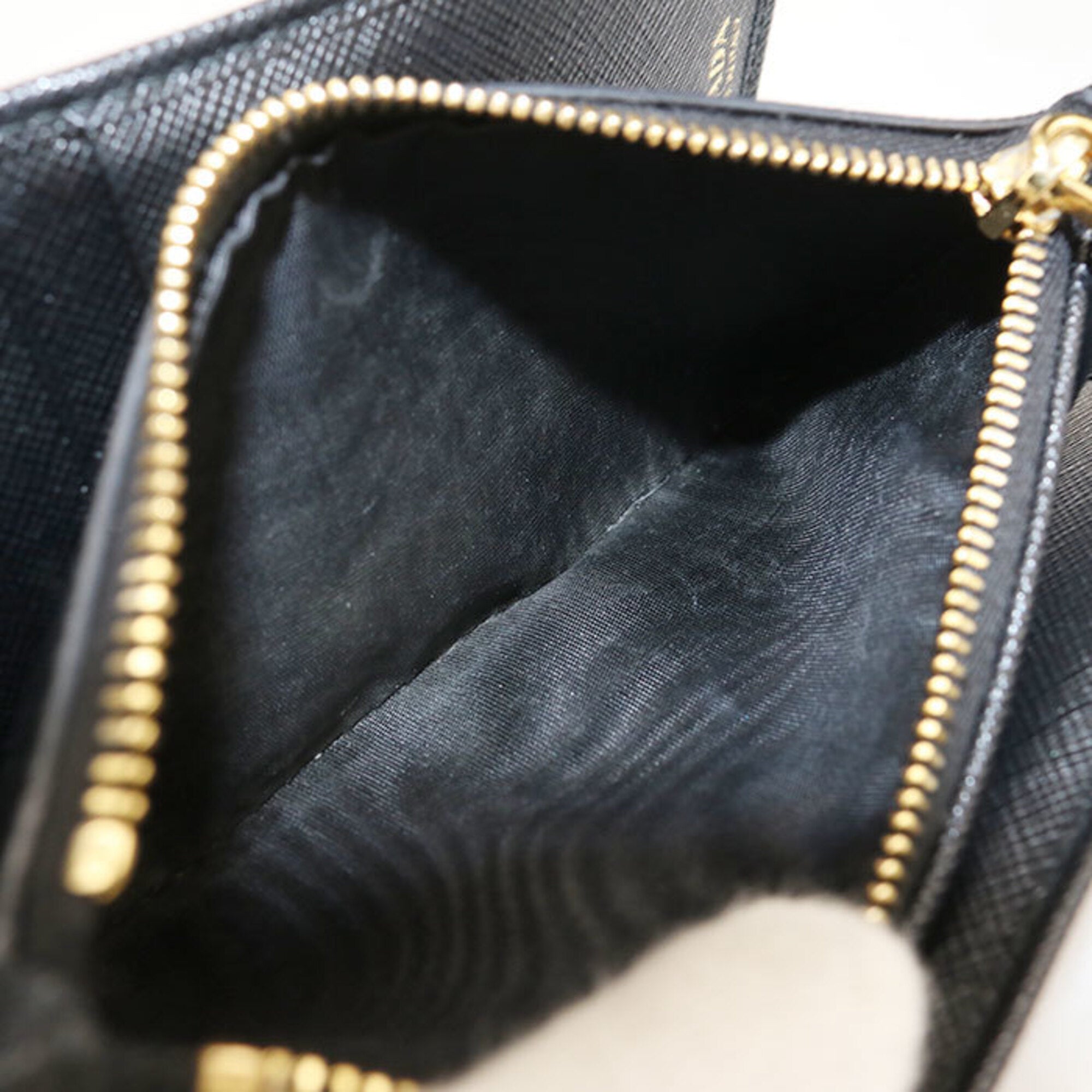 Prada Black Leather Wallet (Bi-Fold) (Pre-Owned)