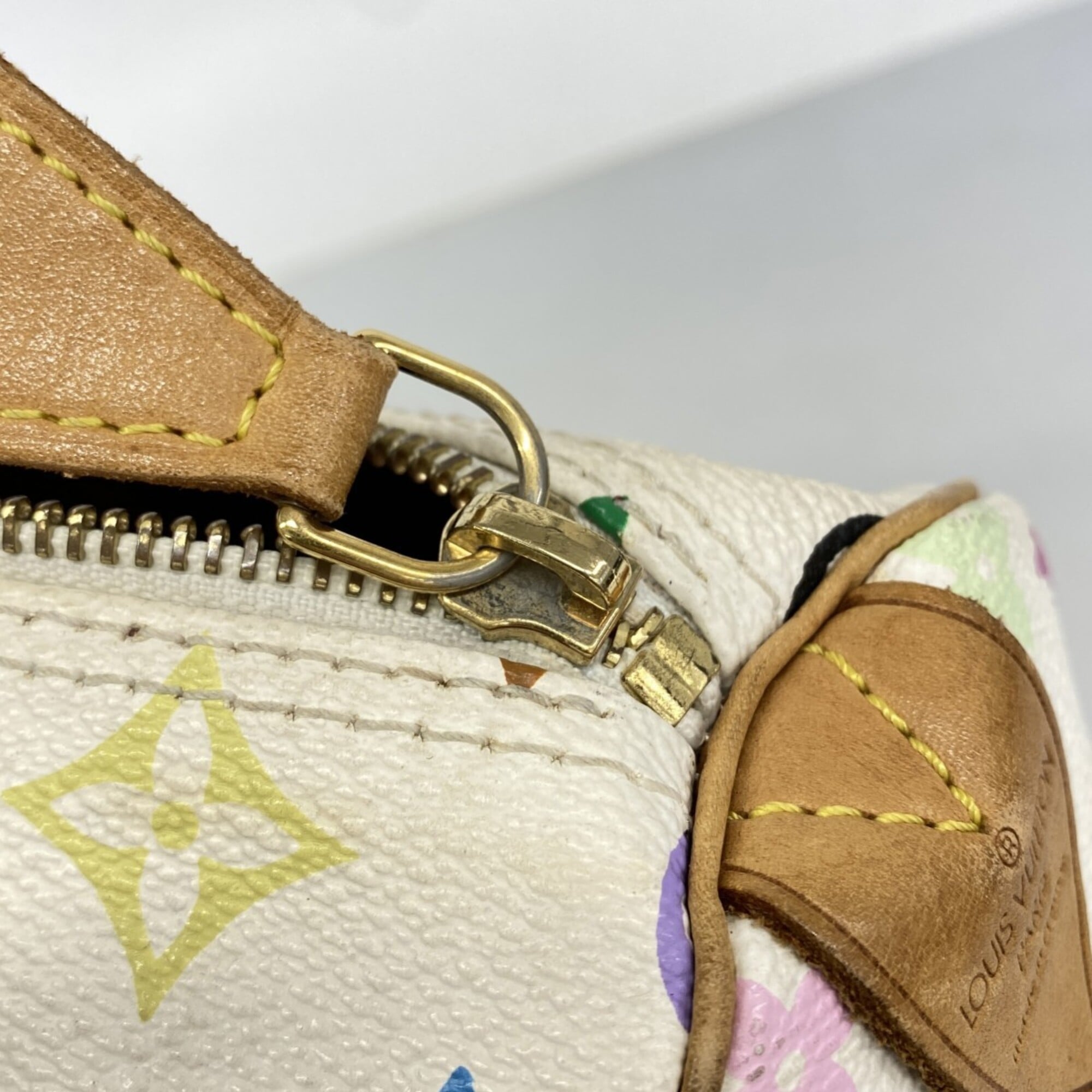 Louis Vuitton Blanc Handbag (Pre-Owned)