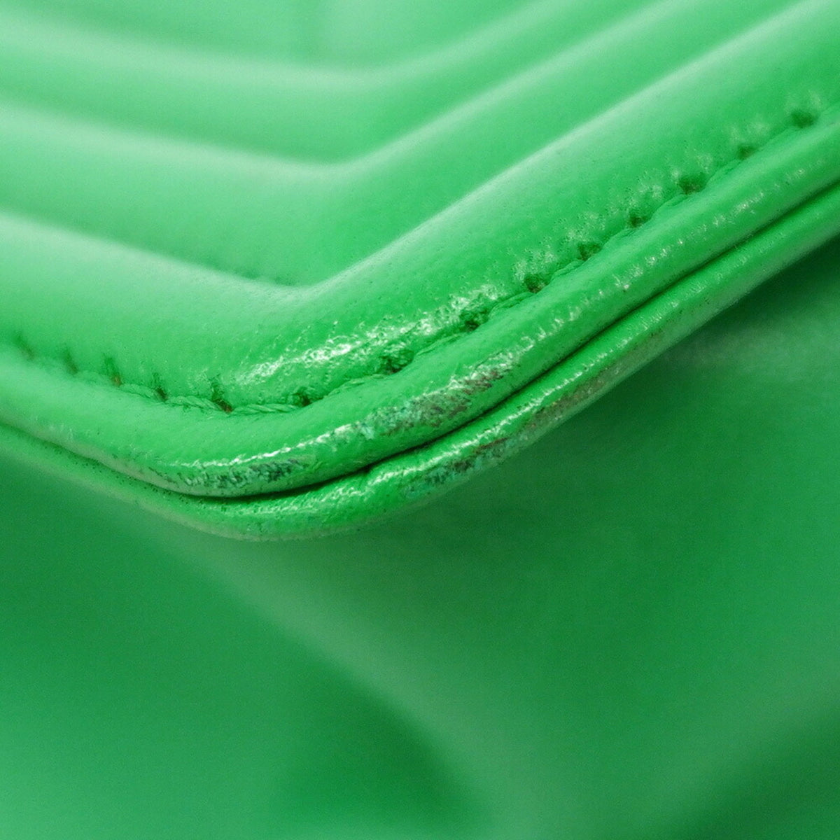 Chanel Green Leather Shoulder Bag (Pre-Owned)