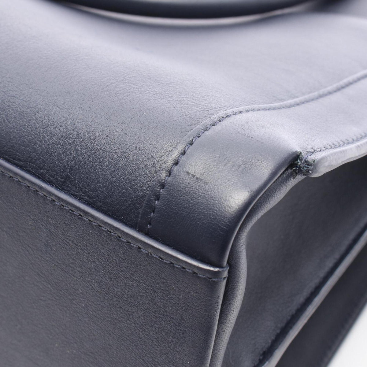 Yves Saint Laurent Navy Leather Handbag (Pre-Owned)