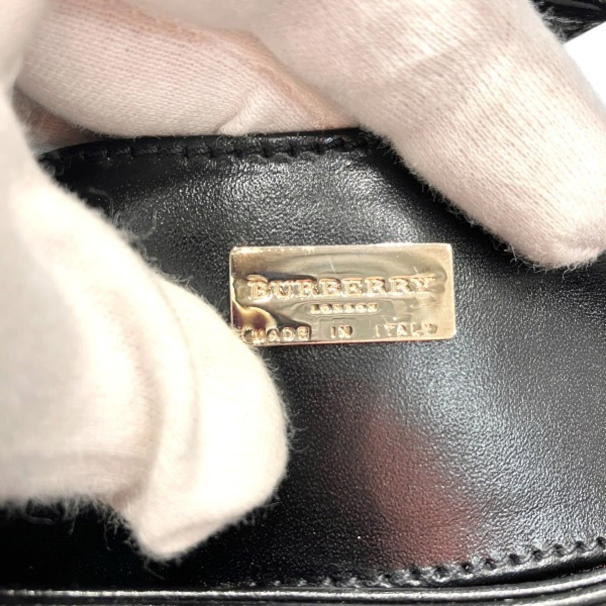 Burberry Black Leather Handbag (Pre-Owned)