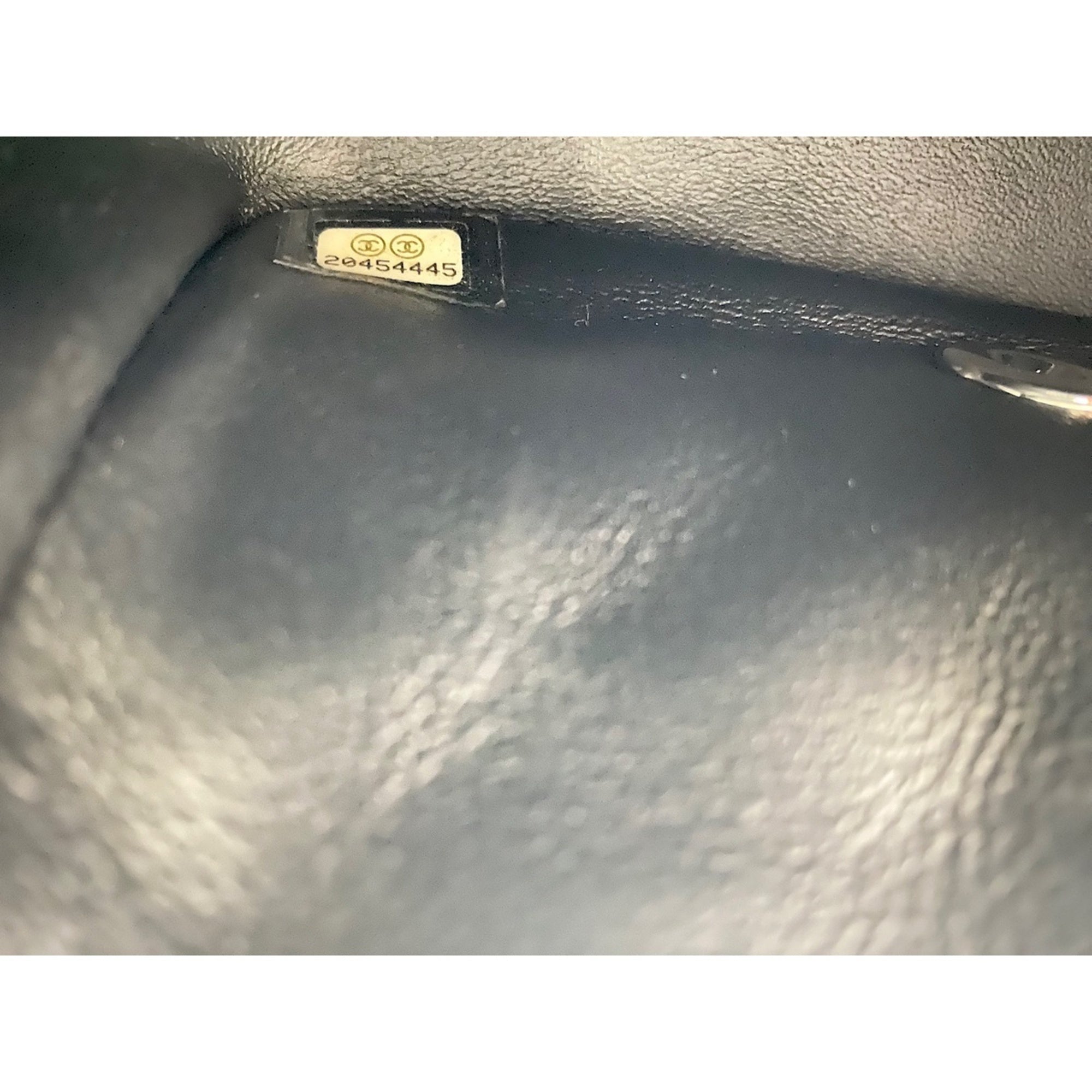 Chanel Black Shoulder Bag (Pre-Owned)