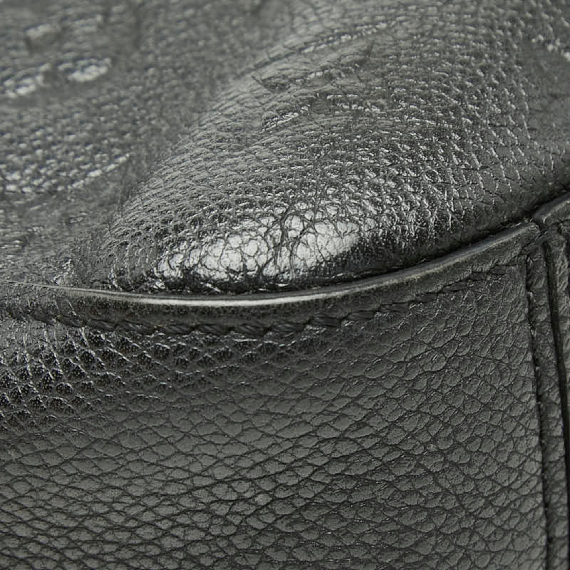 Louis Vuitton Black Noir Leather Shoulder Bag (Pre-Owned)