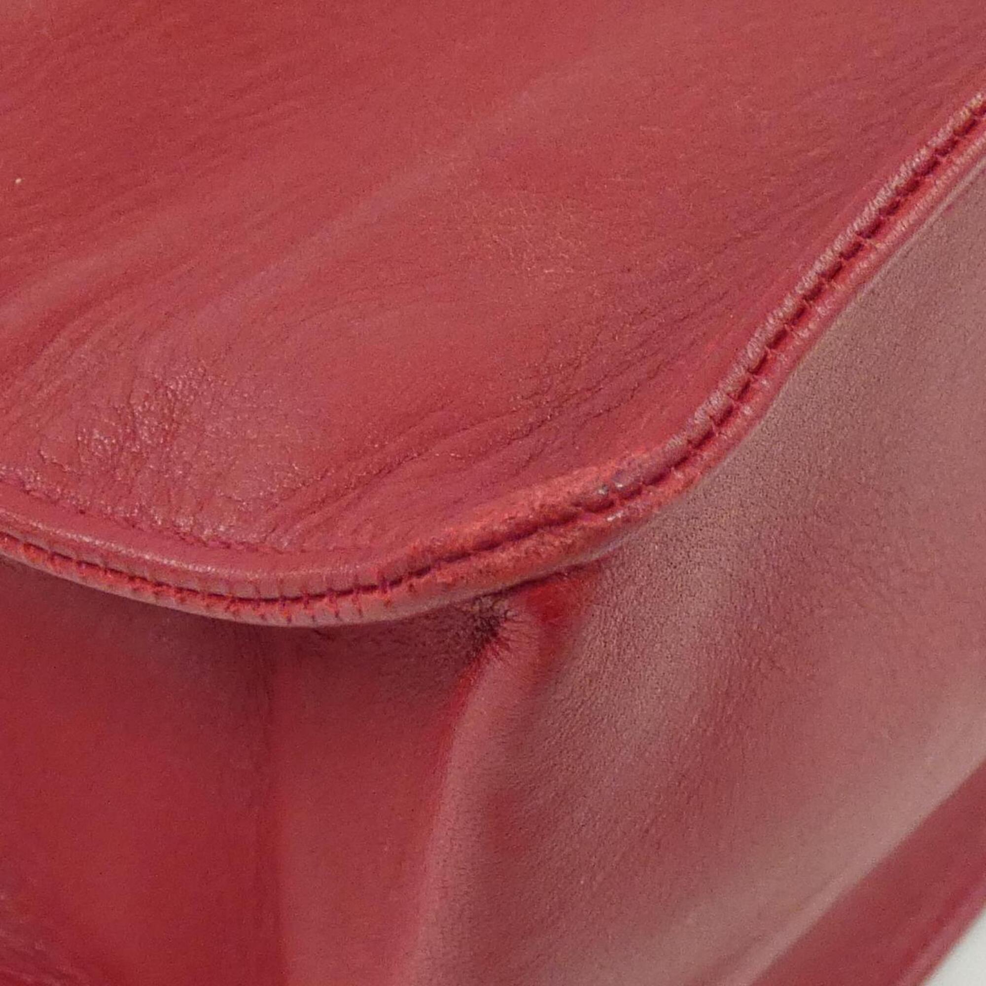 Chanel Red Color Leather Handbag (Pre-Owned)